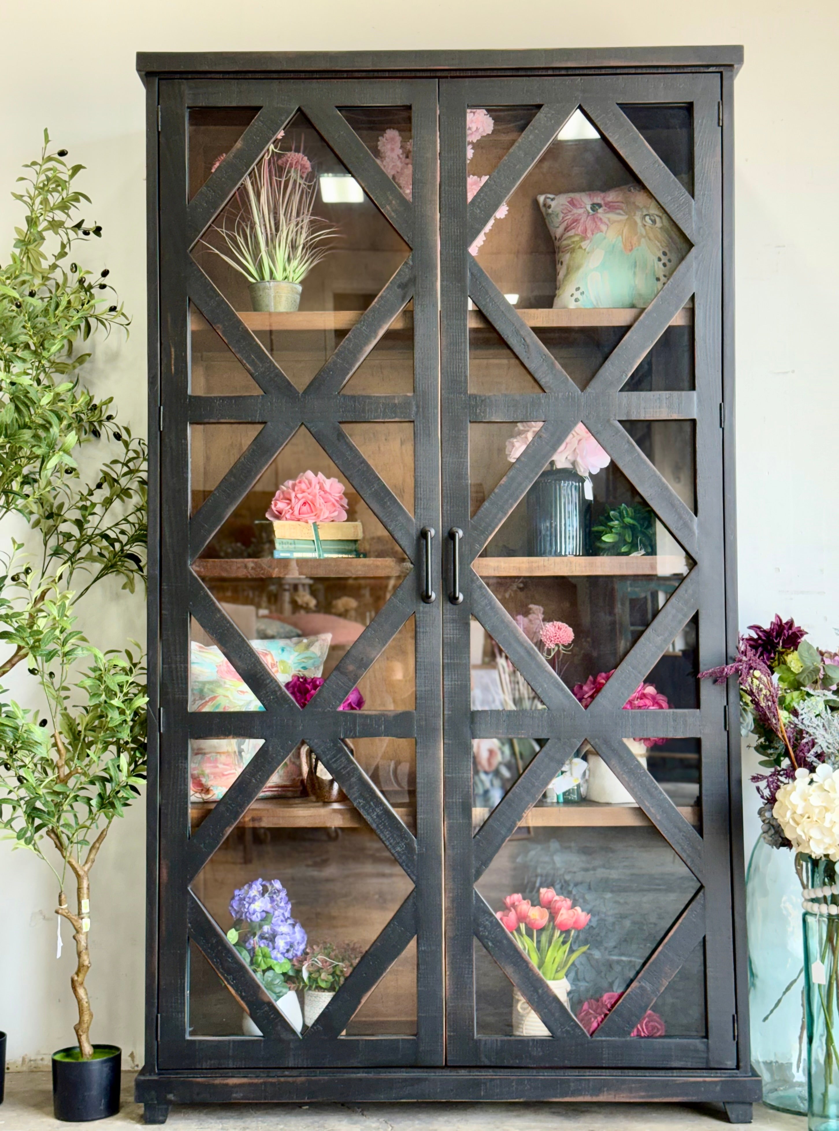Vitrines, Curios, Bookshelves