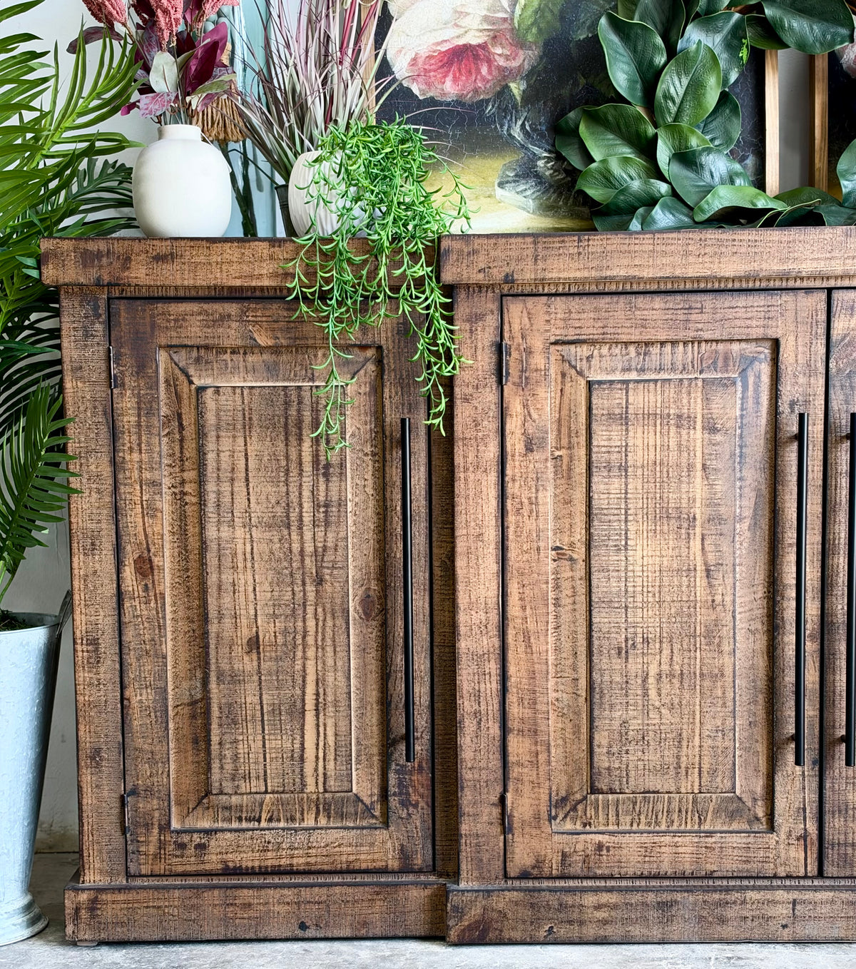 Cyra 4 Door Console-Honeywood