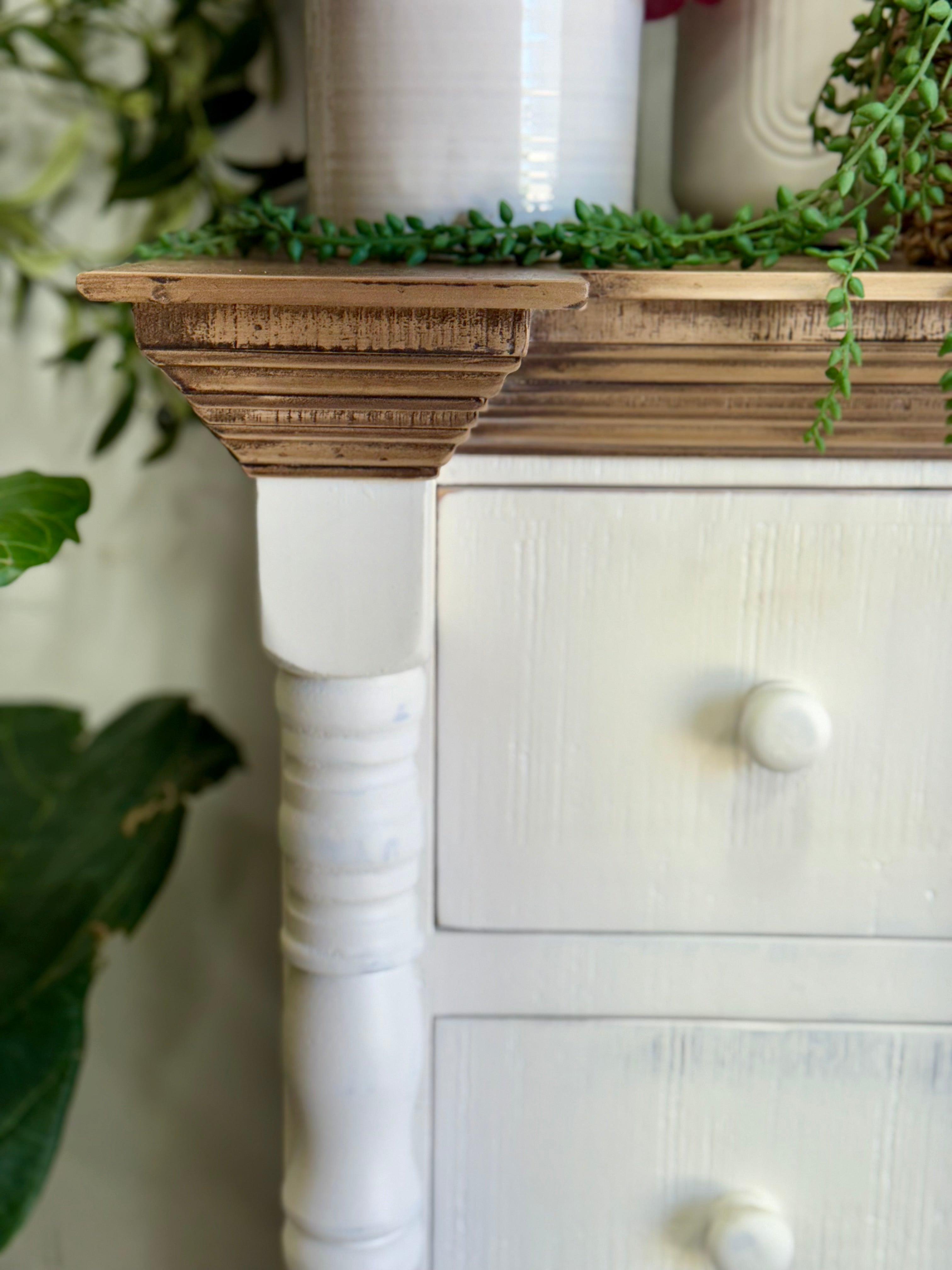 Madison Dresser-Creamy Linen™/Sandstone