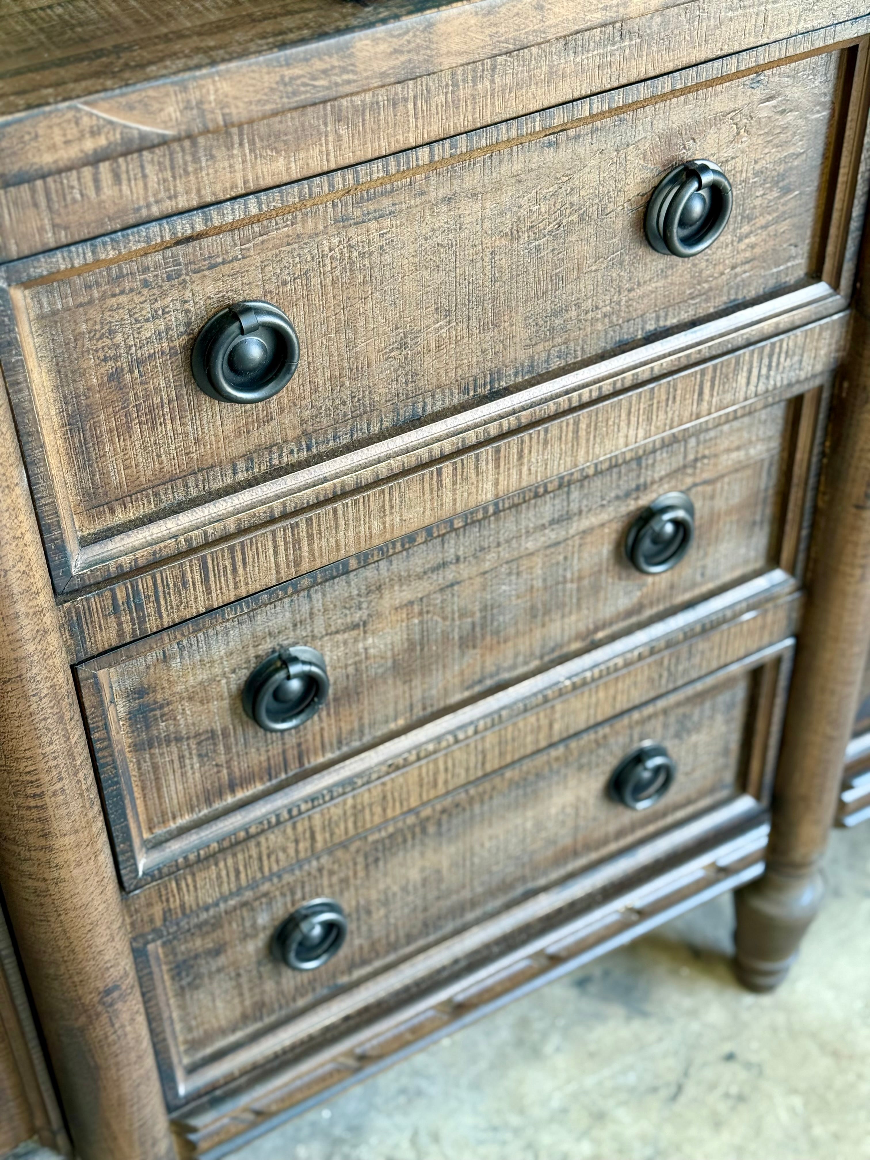 Juliette Console-Honeywood™
