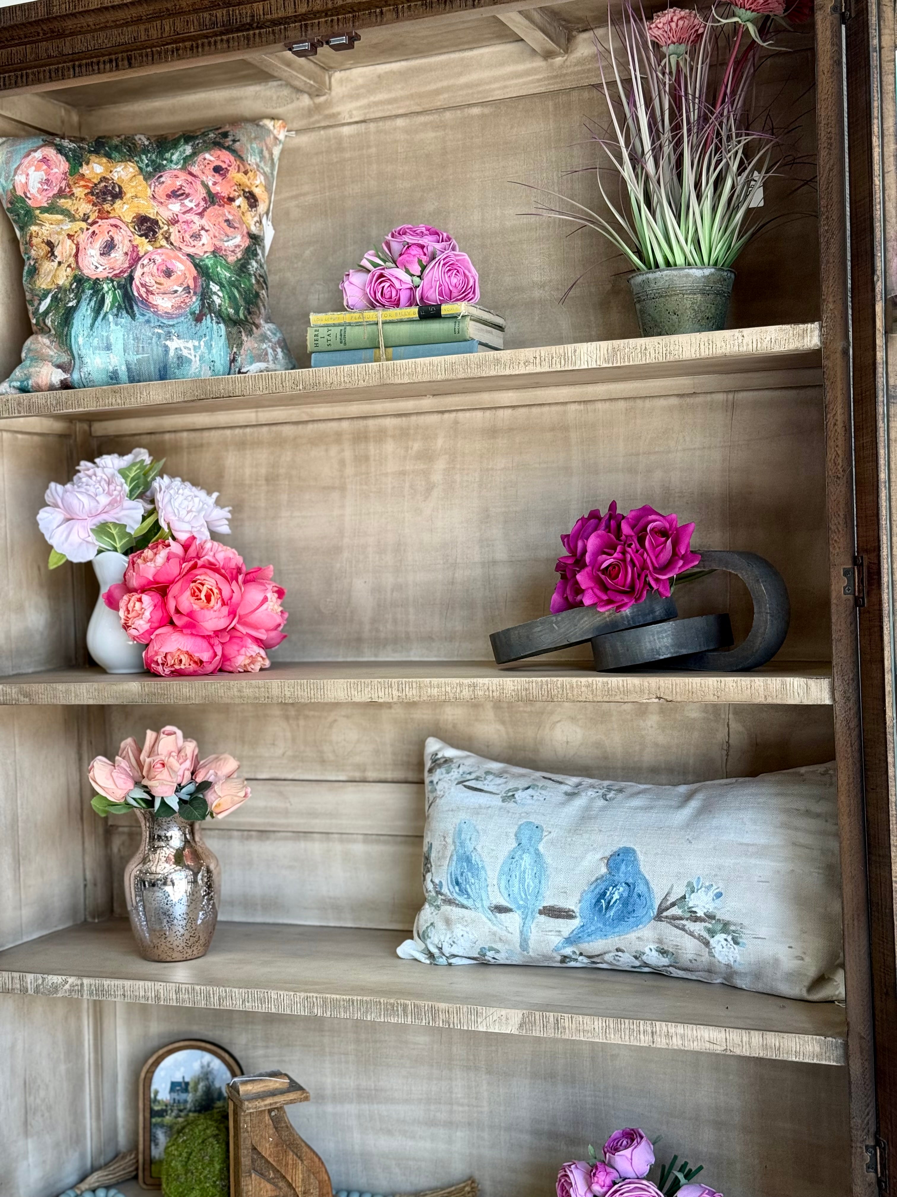 Gia Vitrine-Honeywood/Dove