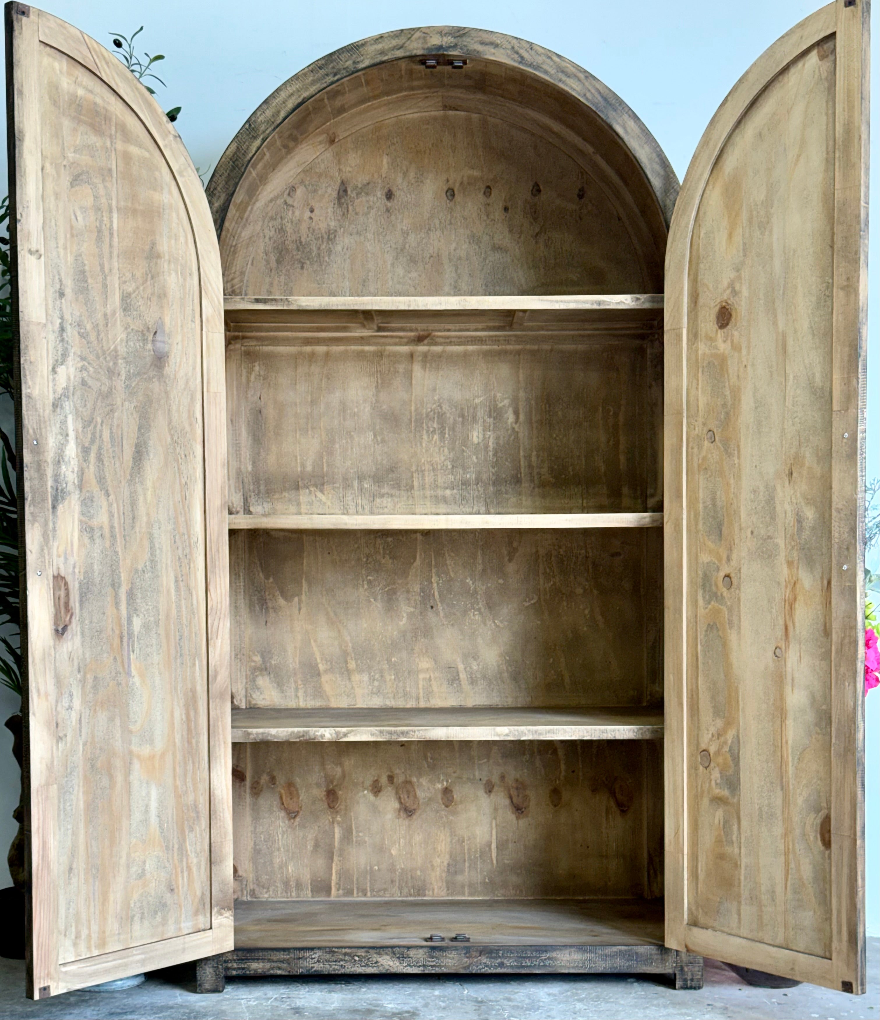 Caden Dome Vitrine-Pecan