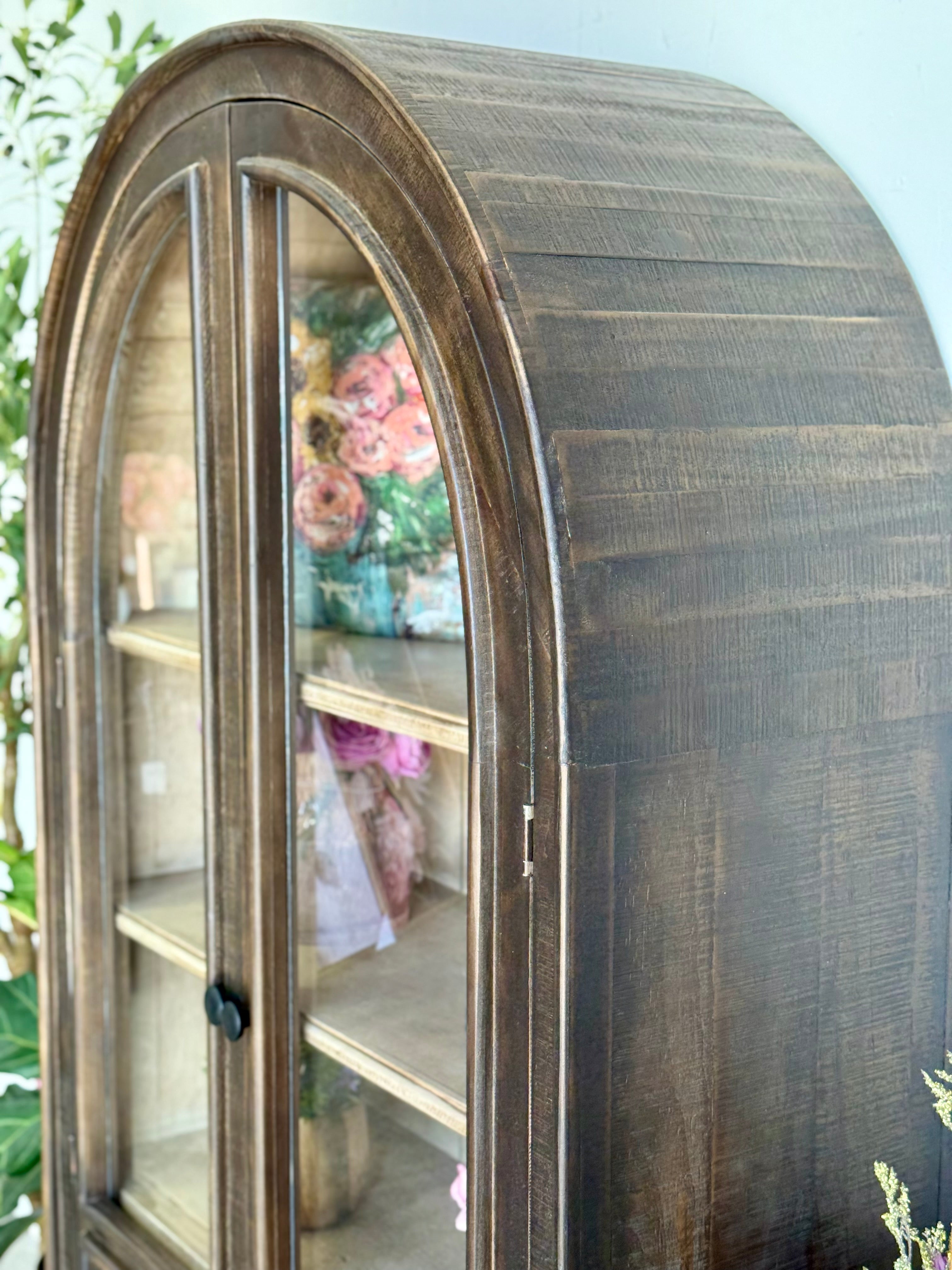 Avery Domed Vitrine-Cinderwood™/Dove