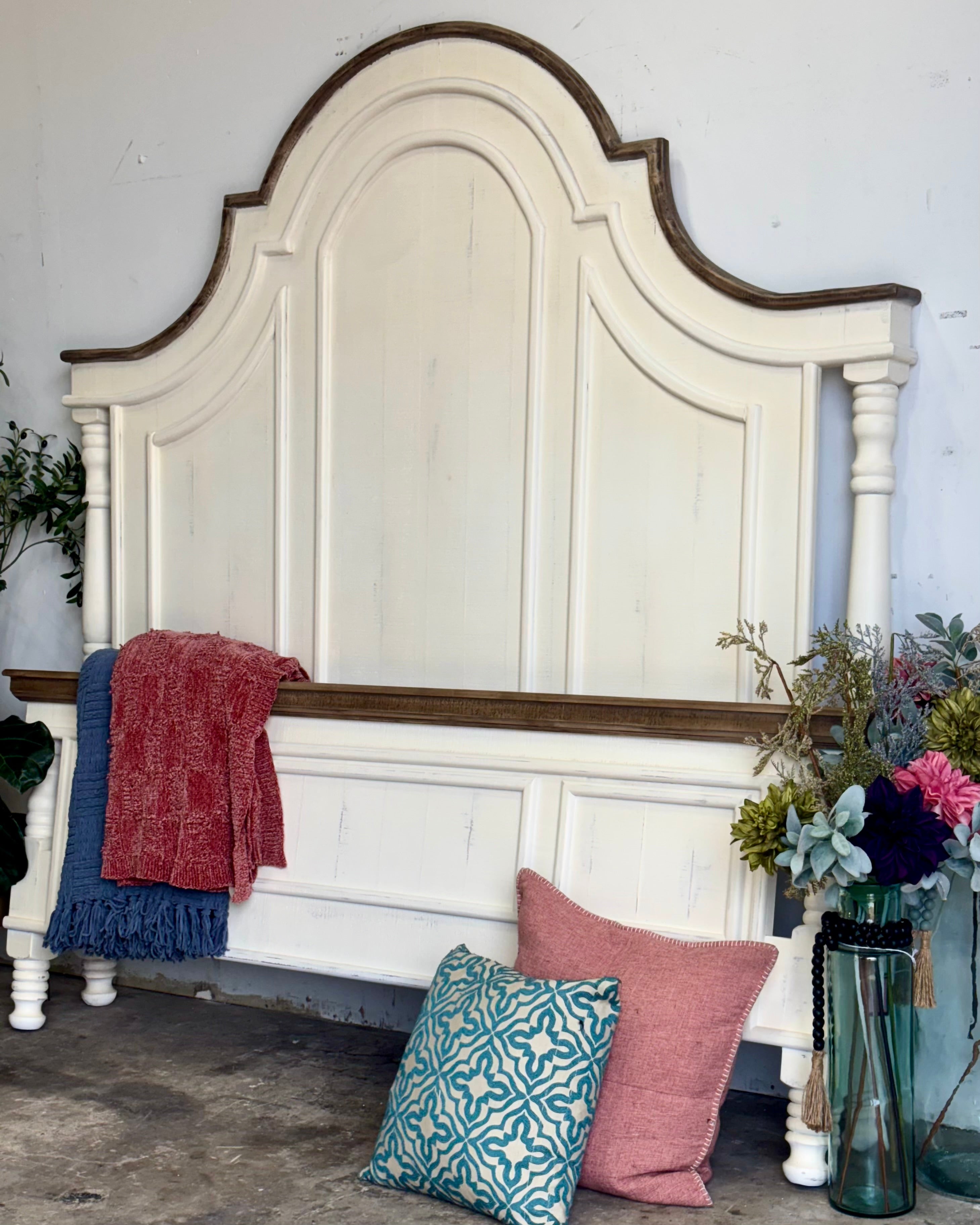 Madison King Bed-Creamy Linen™/Sandstone