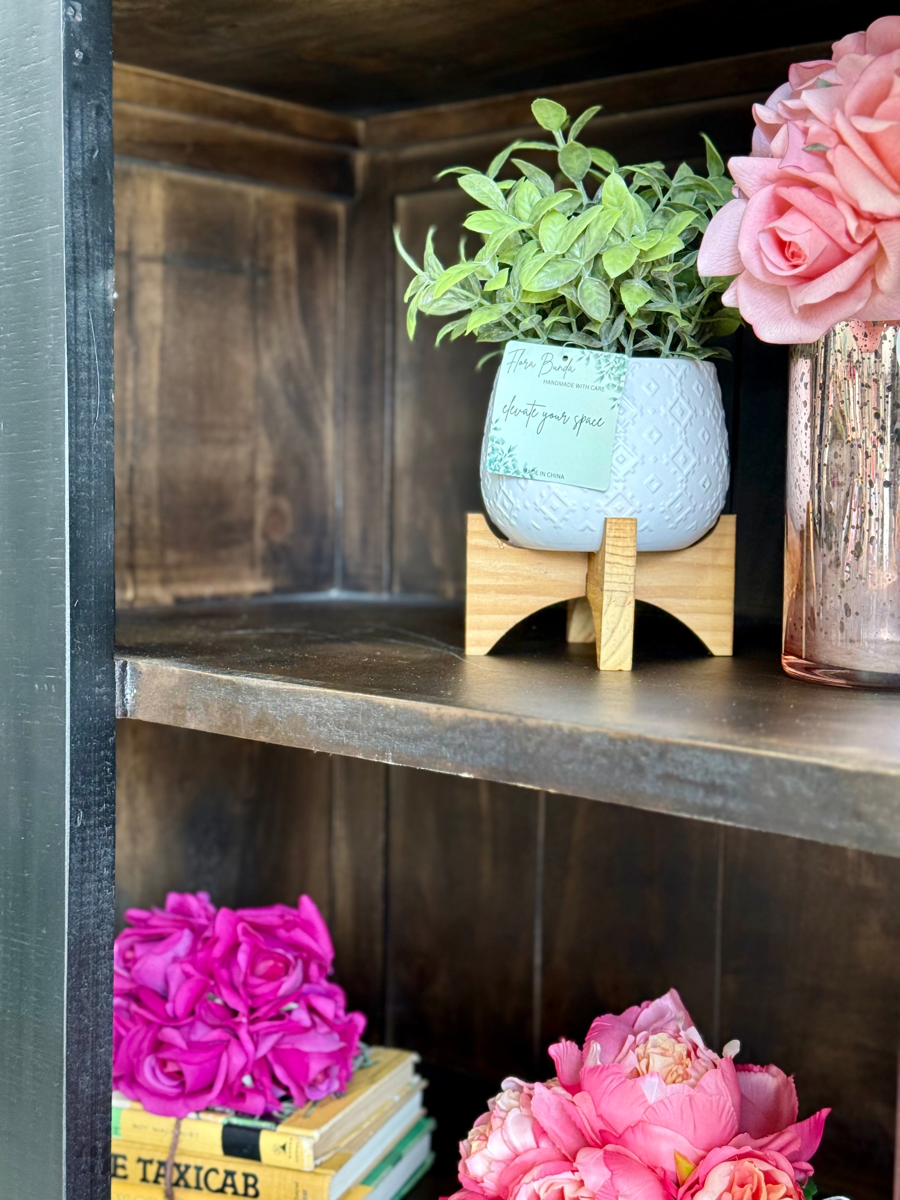 Claire Dome Vitrine- Black/Sparrow