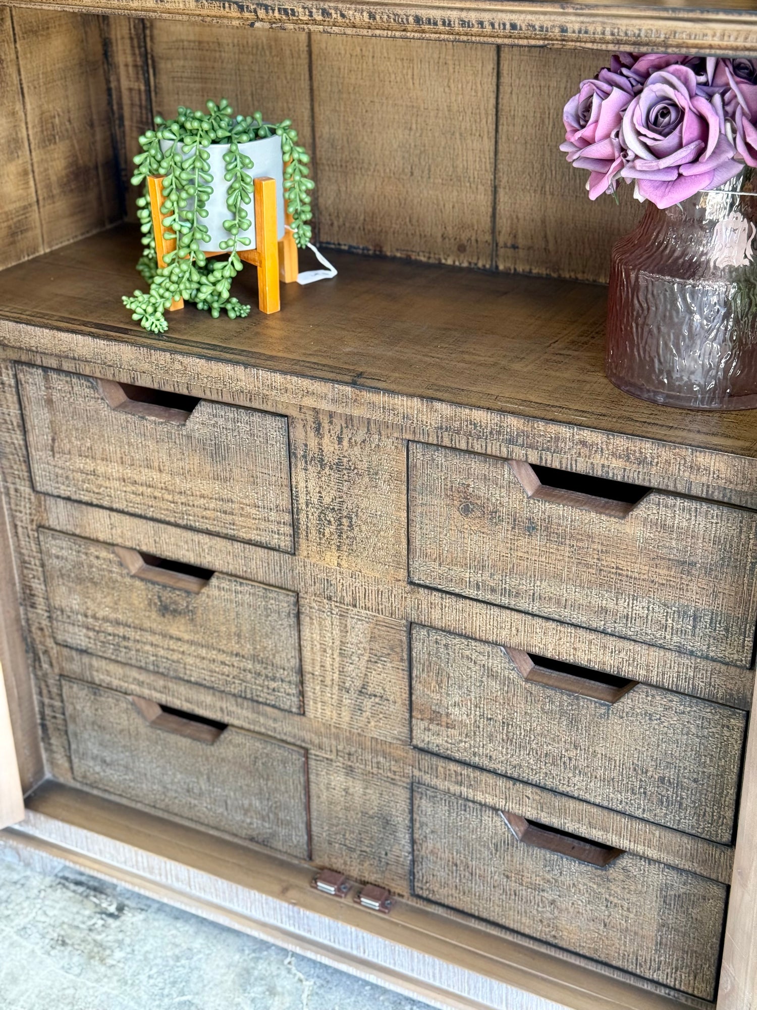 Avery Dome Vitrine-Soft Drift/Honeywood™