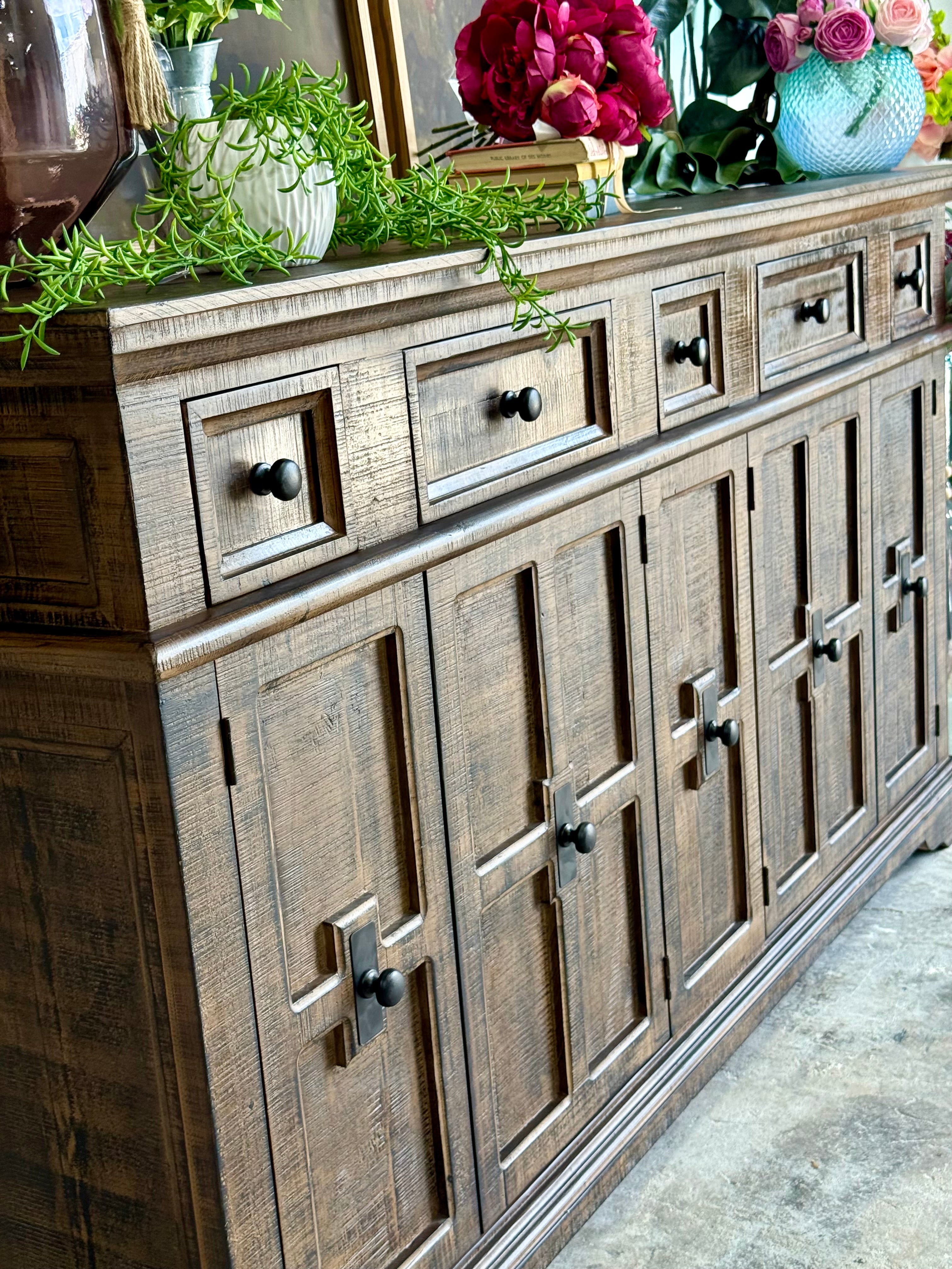 Gabriella Console-Honeywood™