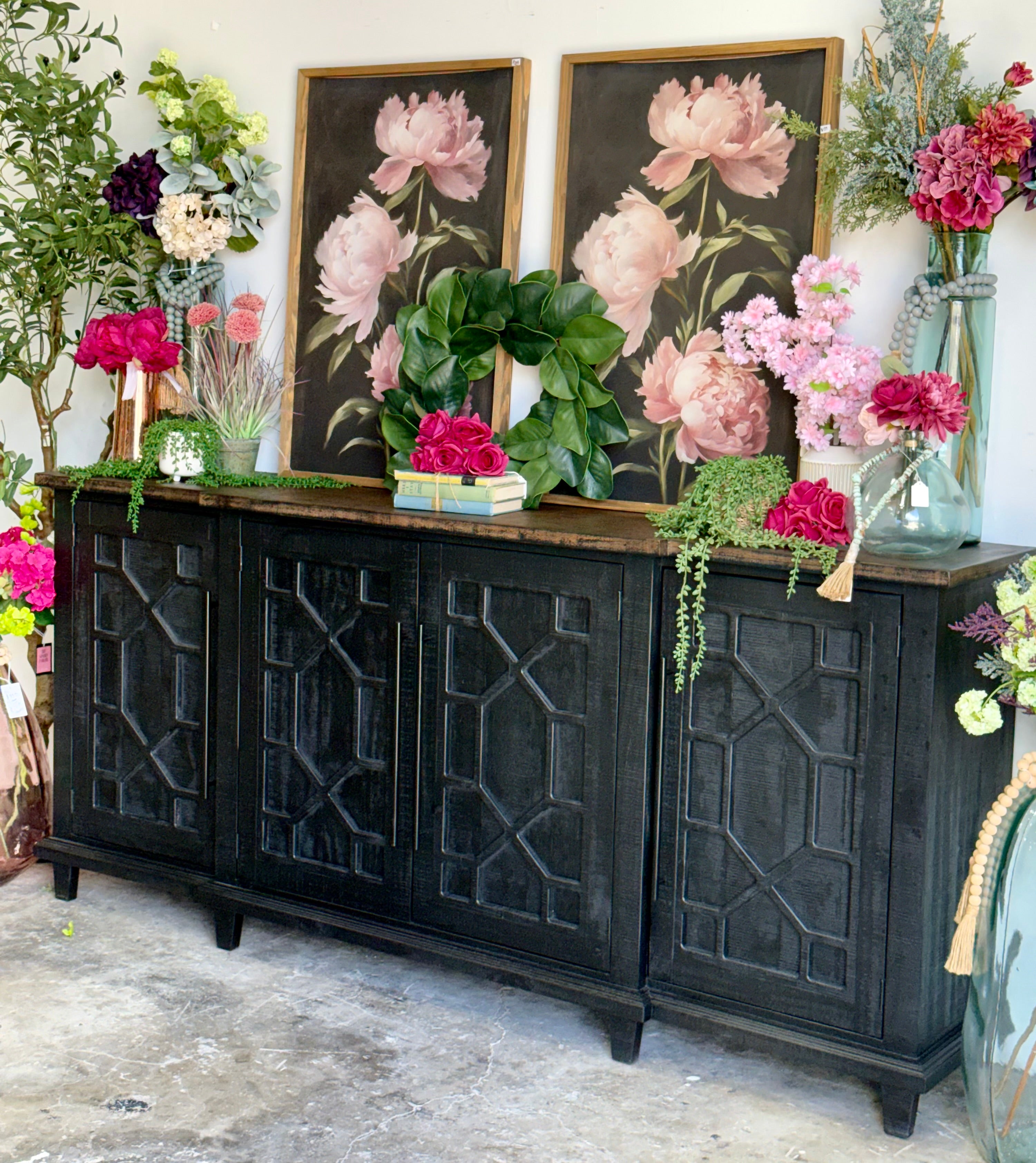 Michelle Console-Black/Honeywood