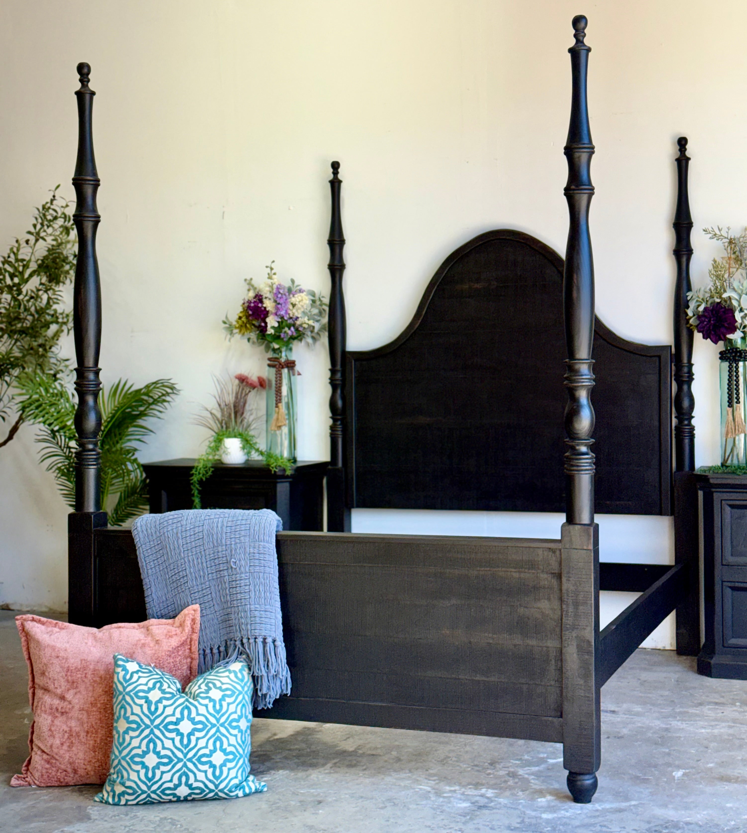 Willow Queen 4 Poster Bed-Handrubbed Black