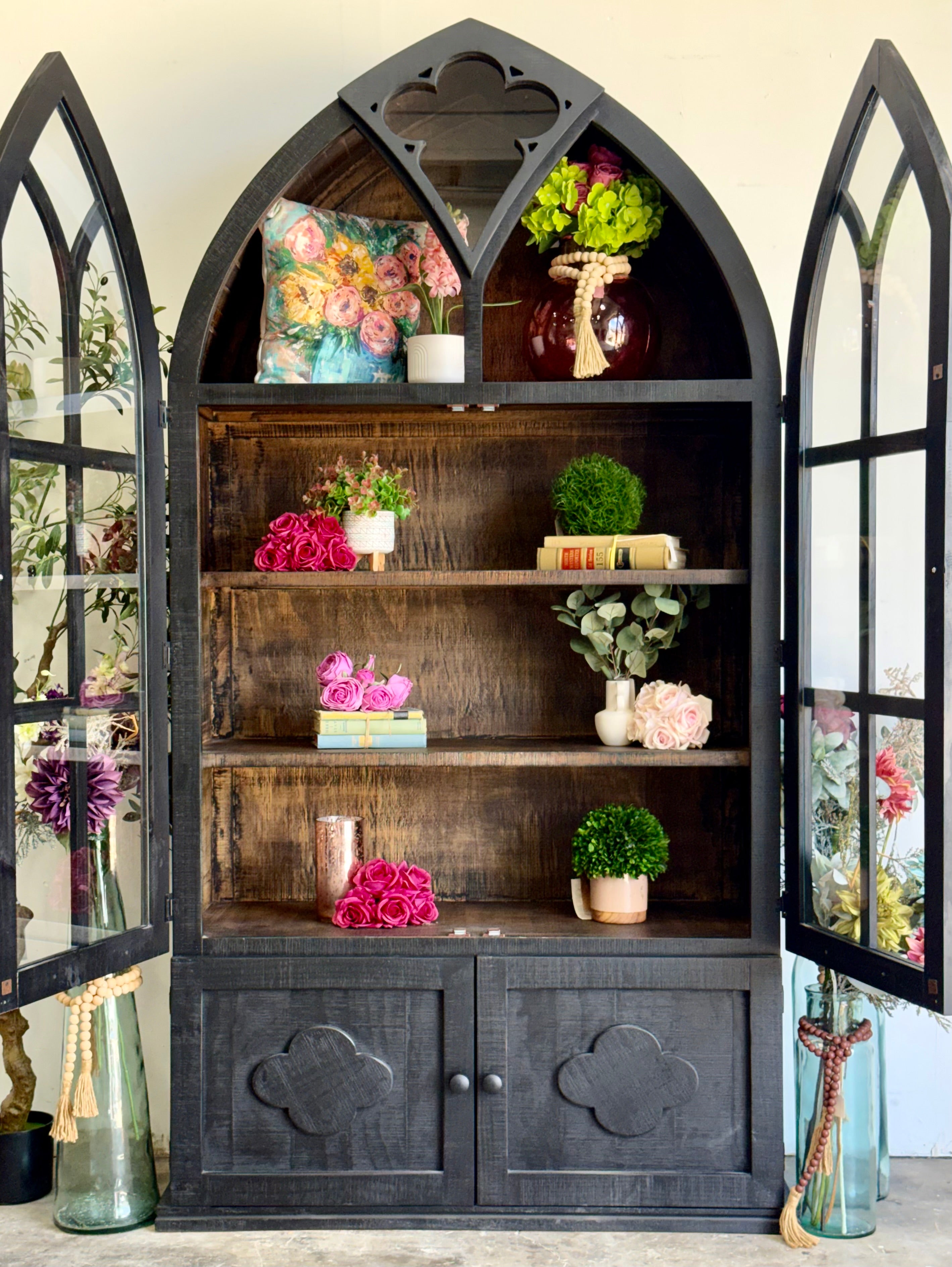 Cathedral Dome Vitrine-Black/Honeywood™