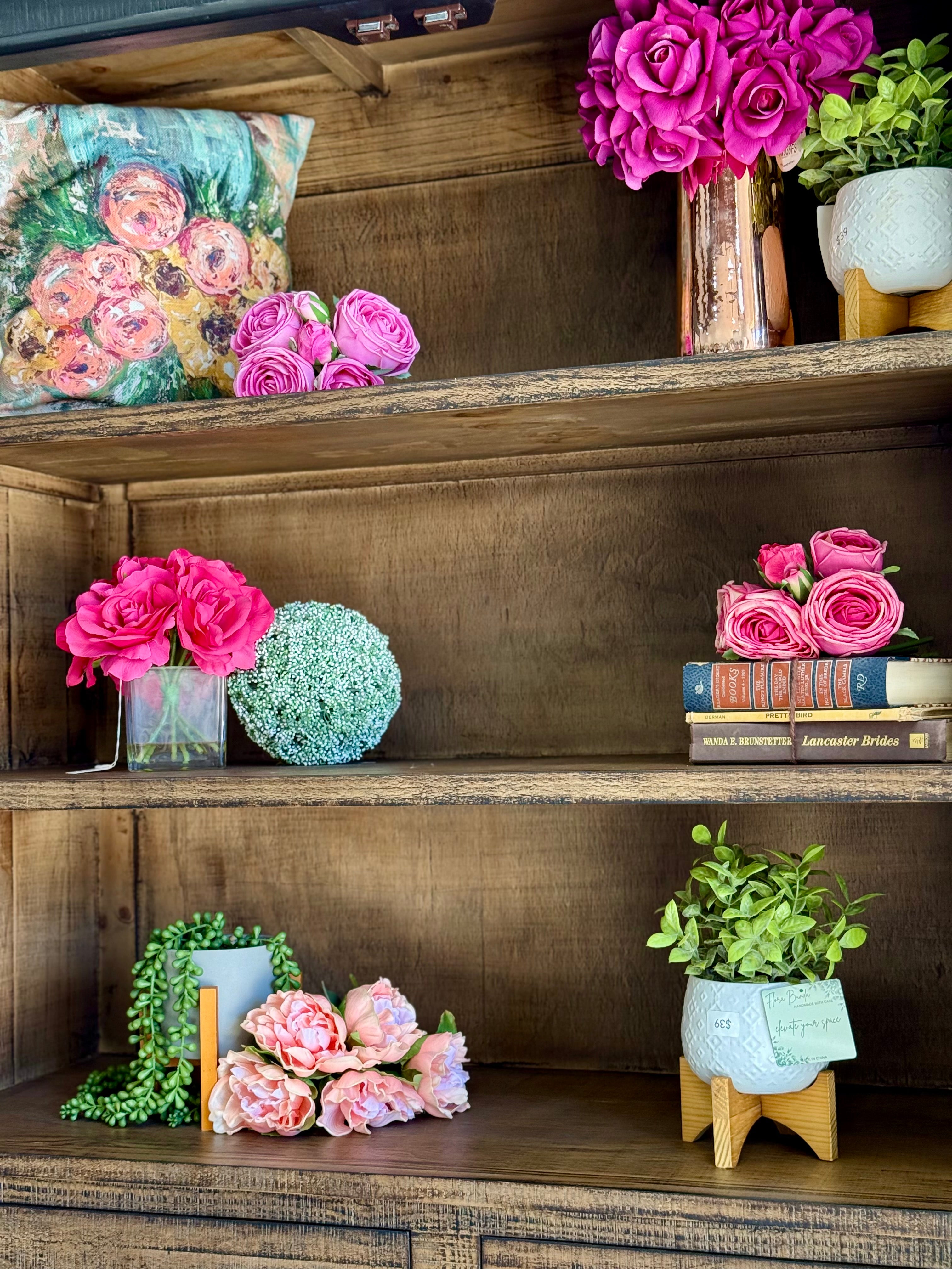 Camryn Vitrine-Black/Honeywood™