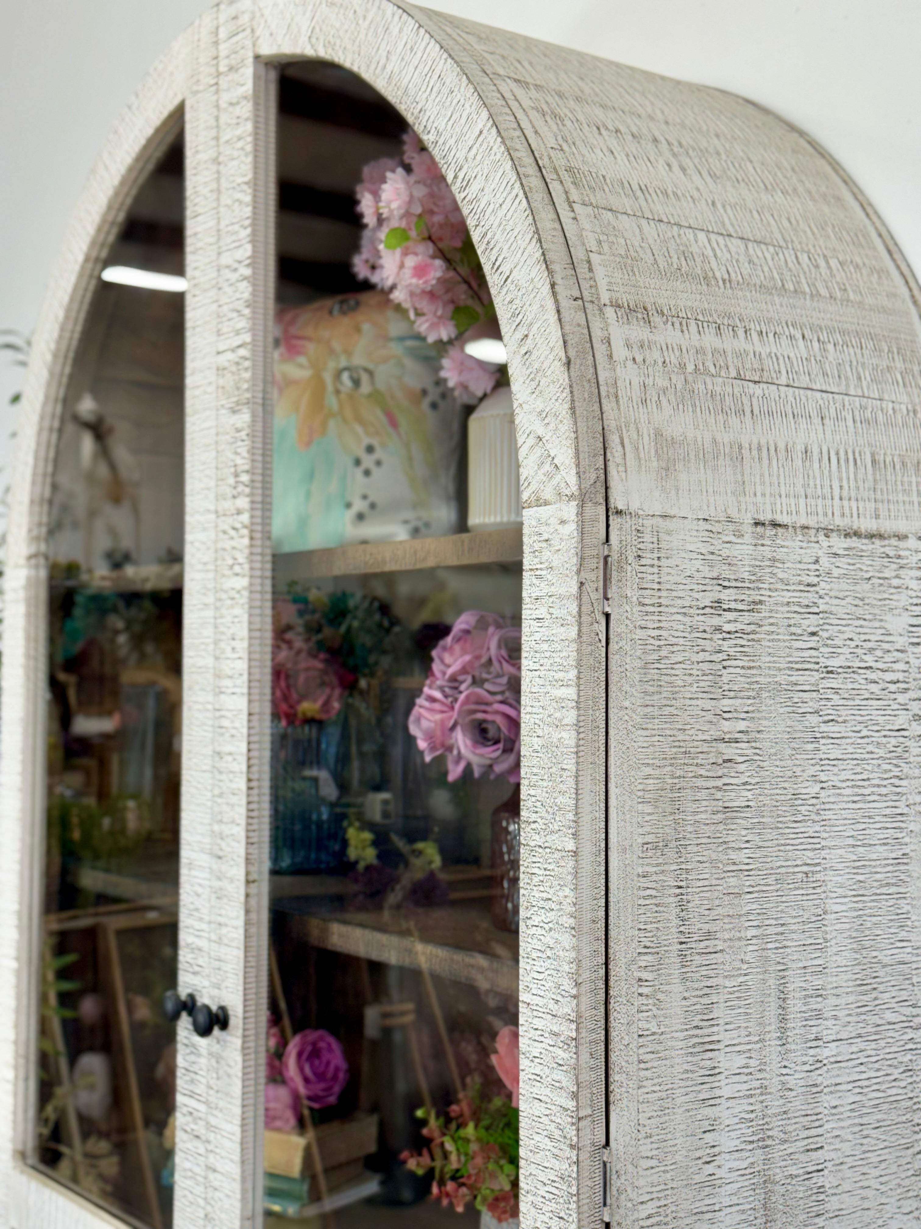 Melody Domed Vitrine-White Wheat/Honeywood