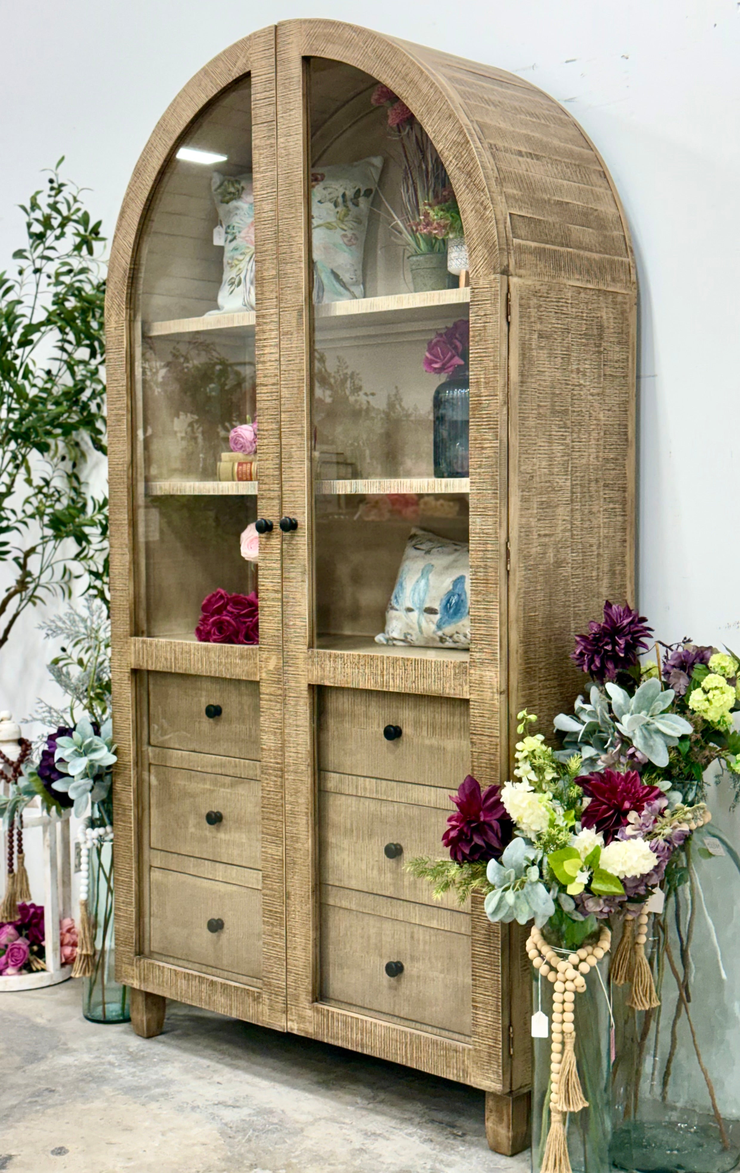 Melody Domed Vitrine-Sandstone/Dove