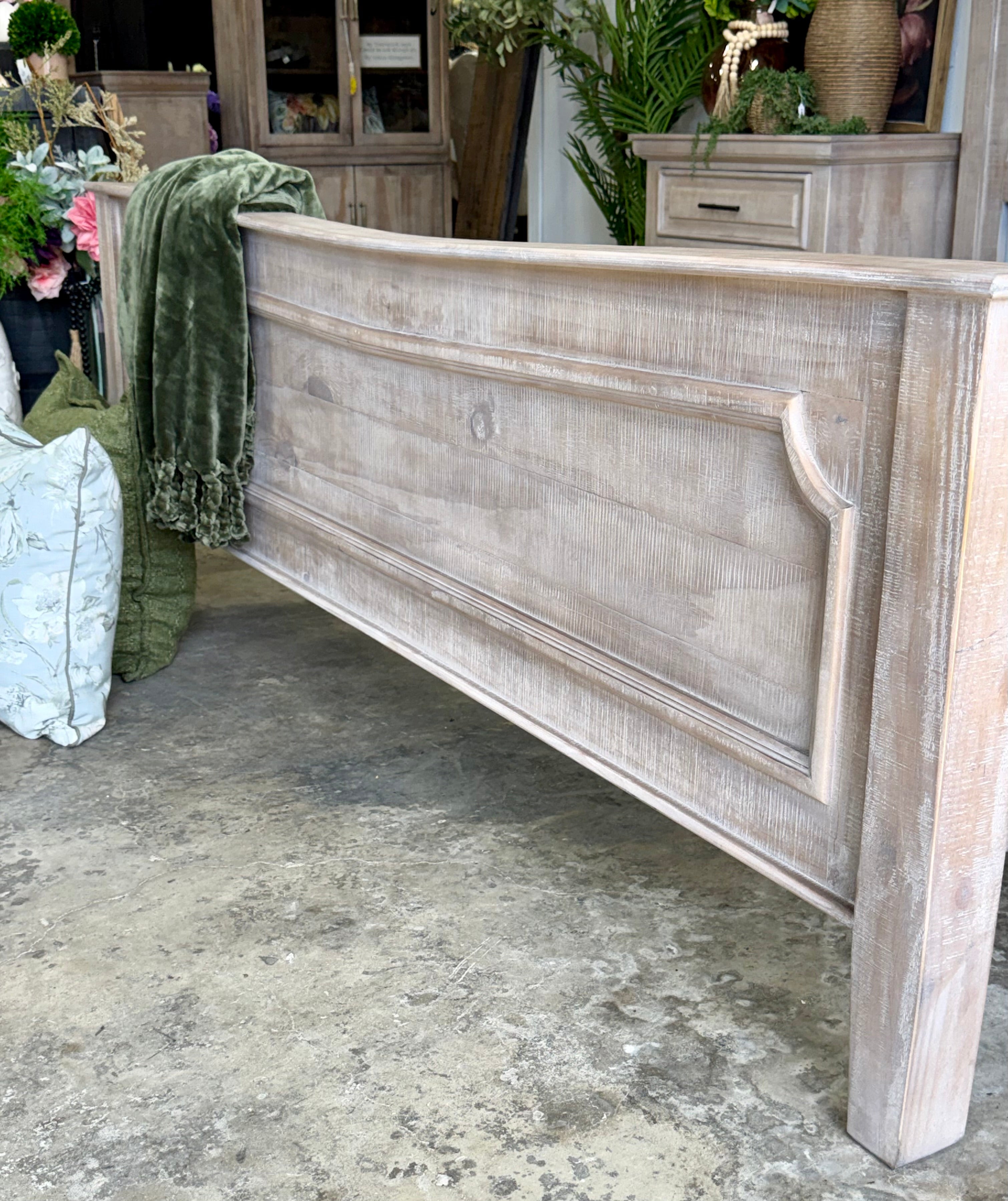 Jessica King Bed-Soft Drift™
