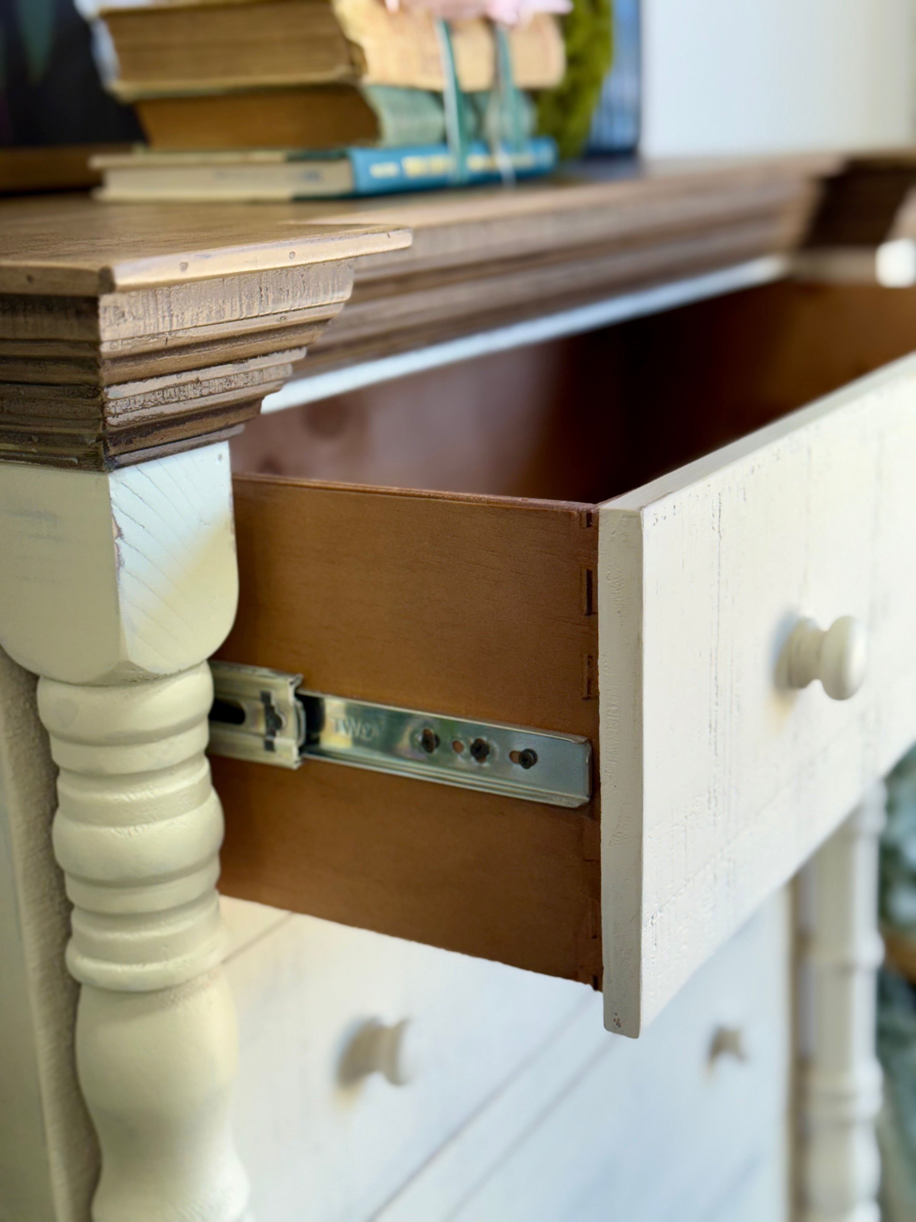Madison Chest of Drawer-Creamy Linen™/Sandstone