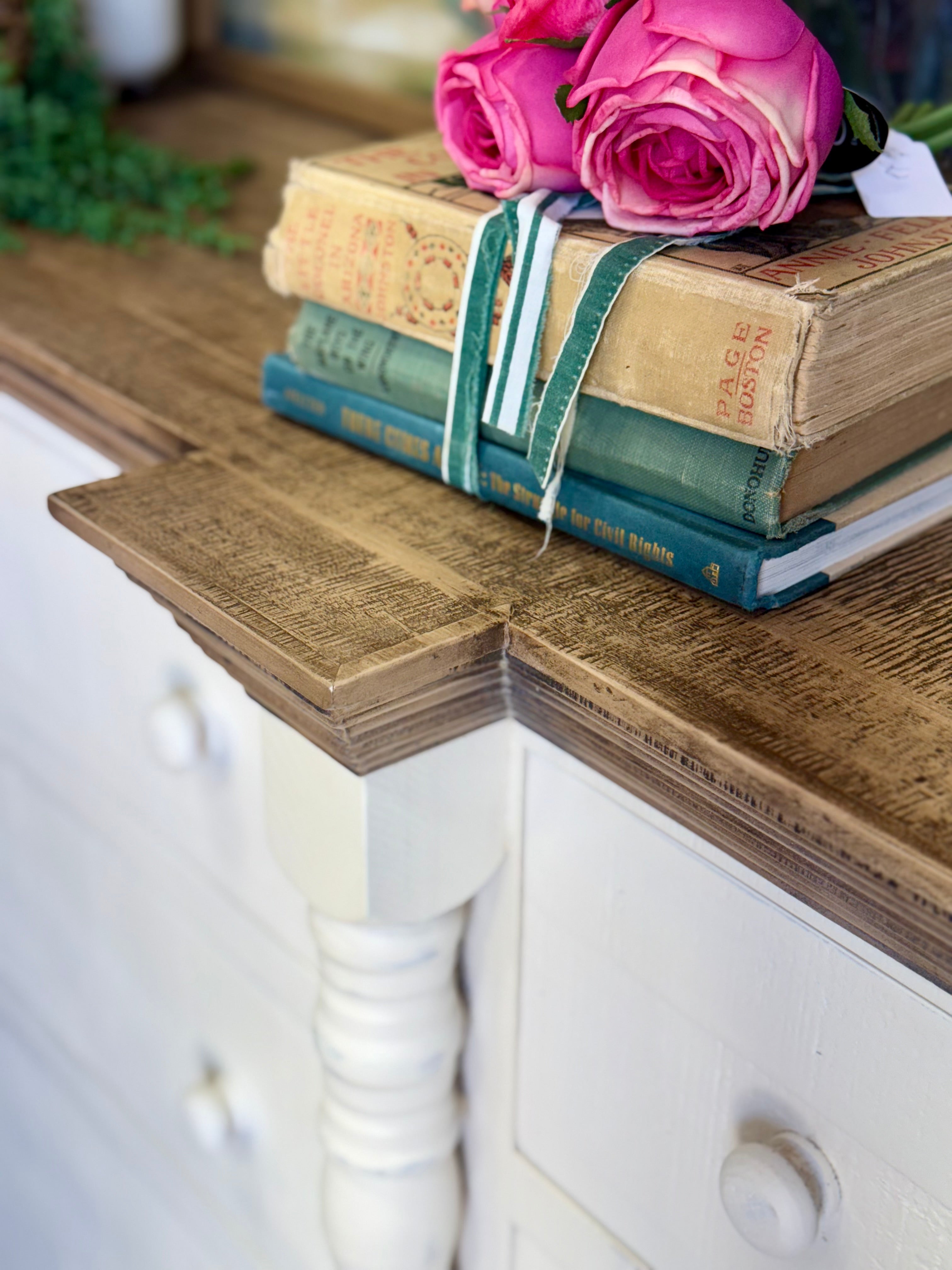 Madison Dresser-Creamy Linen™/Sandstone