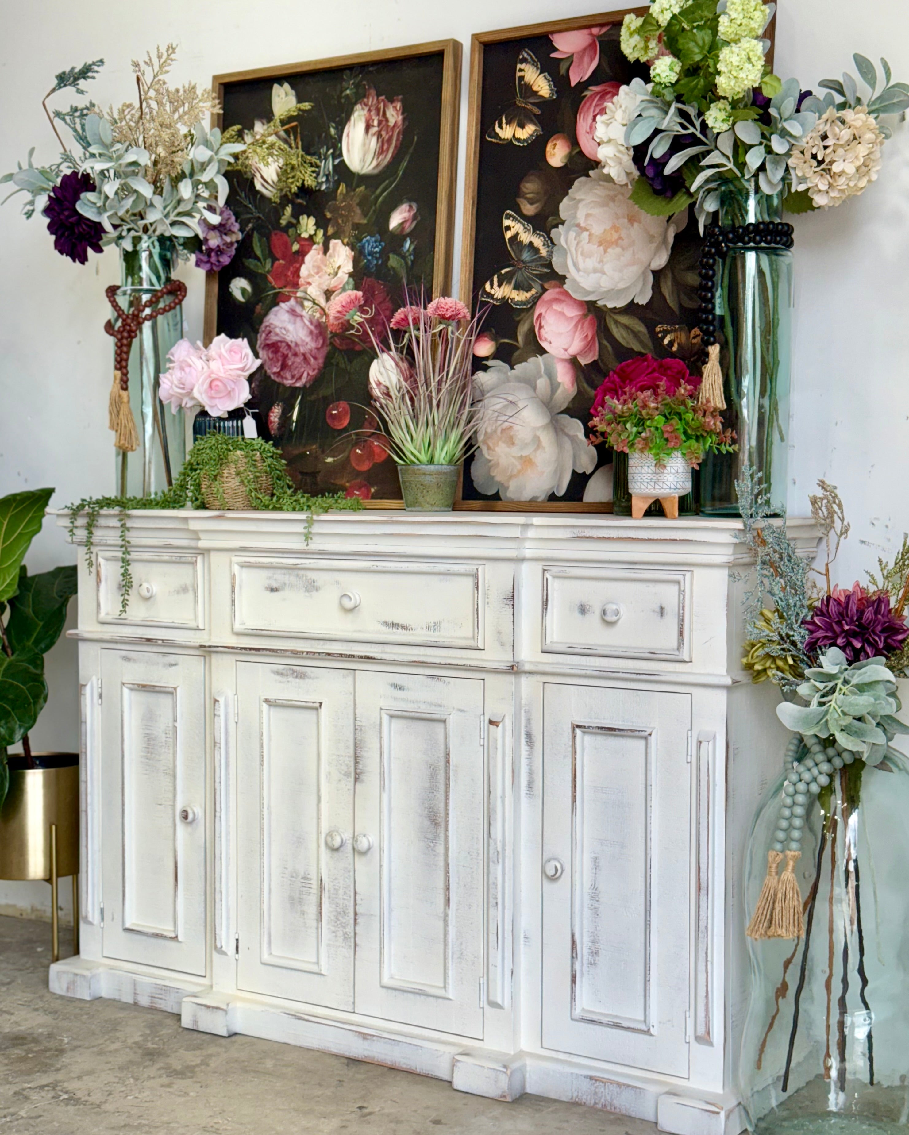 Lindsey 4-Door Console-Frosted Linen