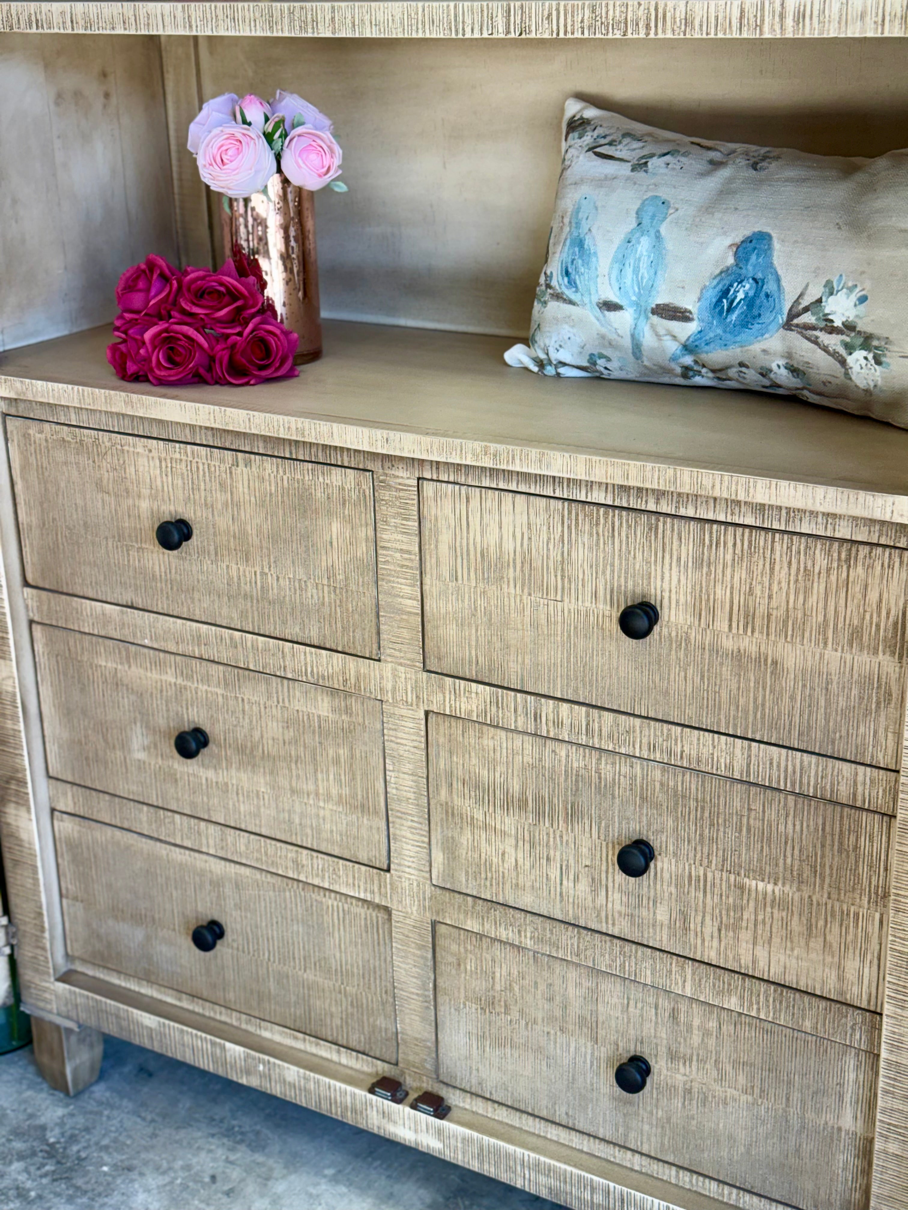 Melody Domed Vitrine-Sandstone/Dove