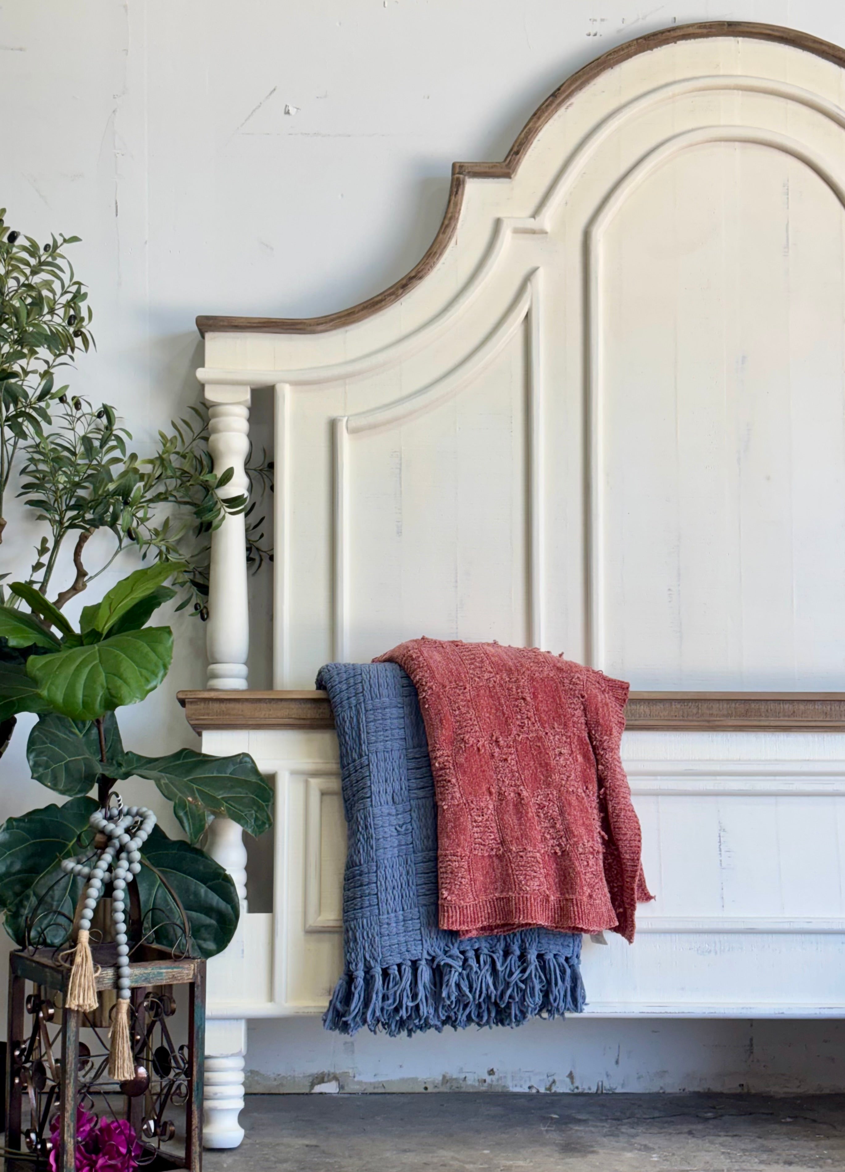 Madison King Bed-Creamy Linen™/Sandstone