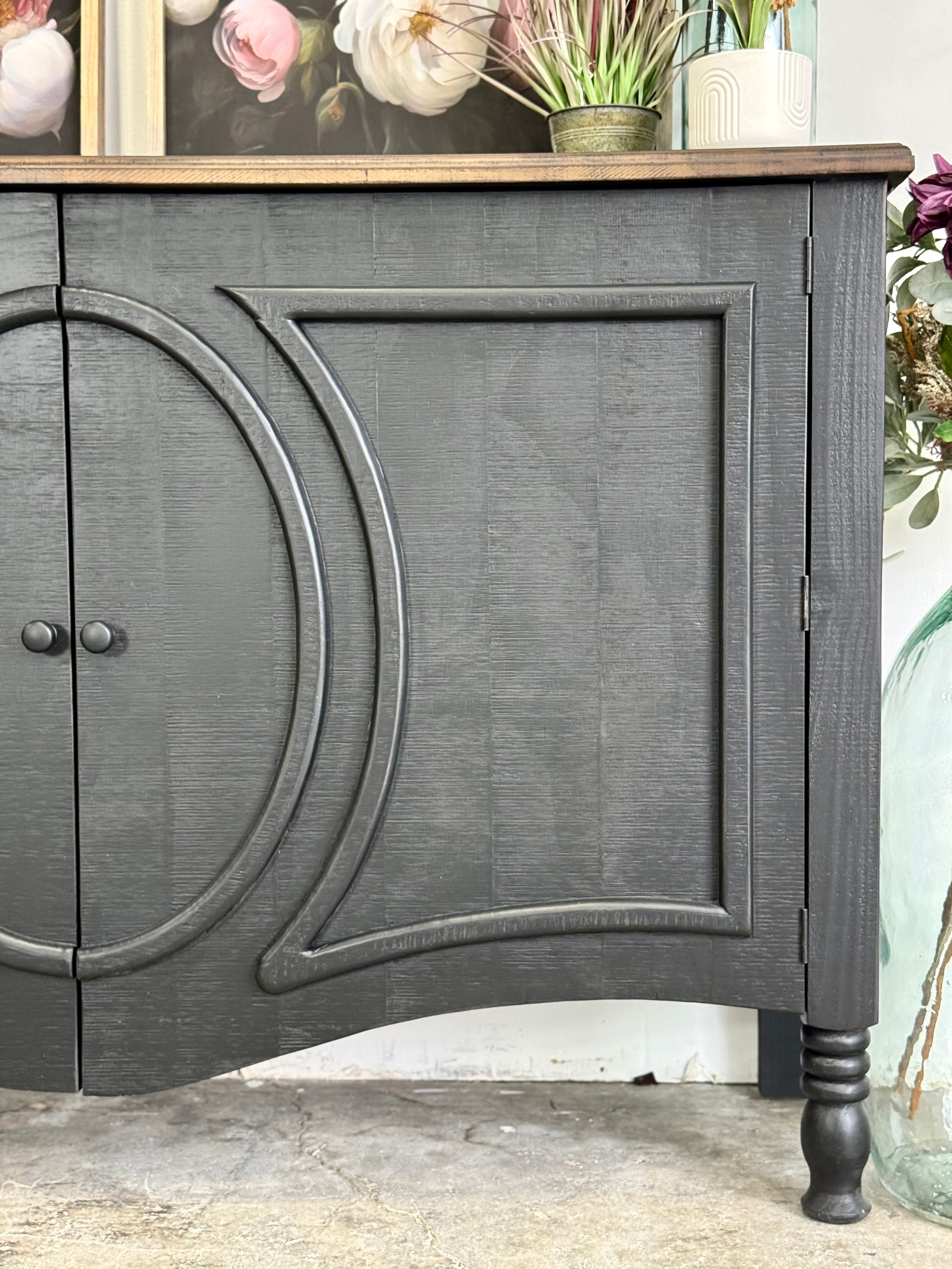 Natty Console- Handrubbed Black/Honeywood