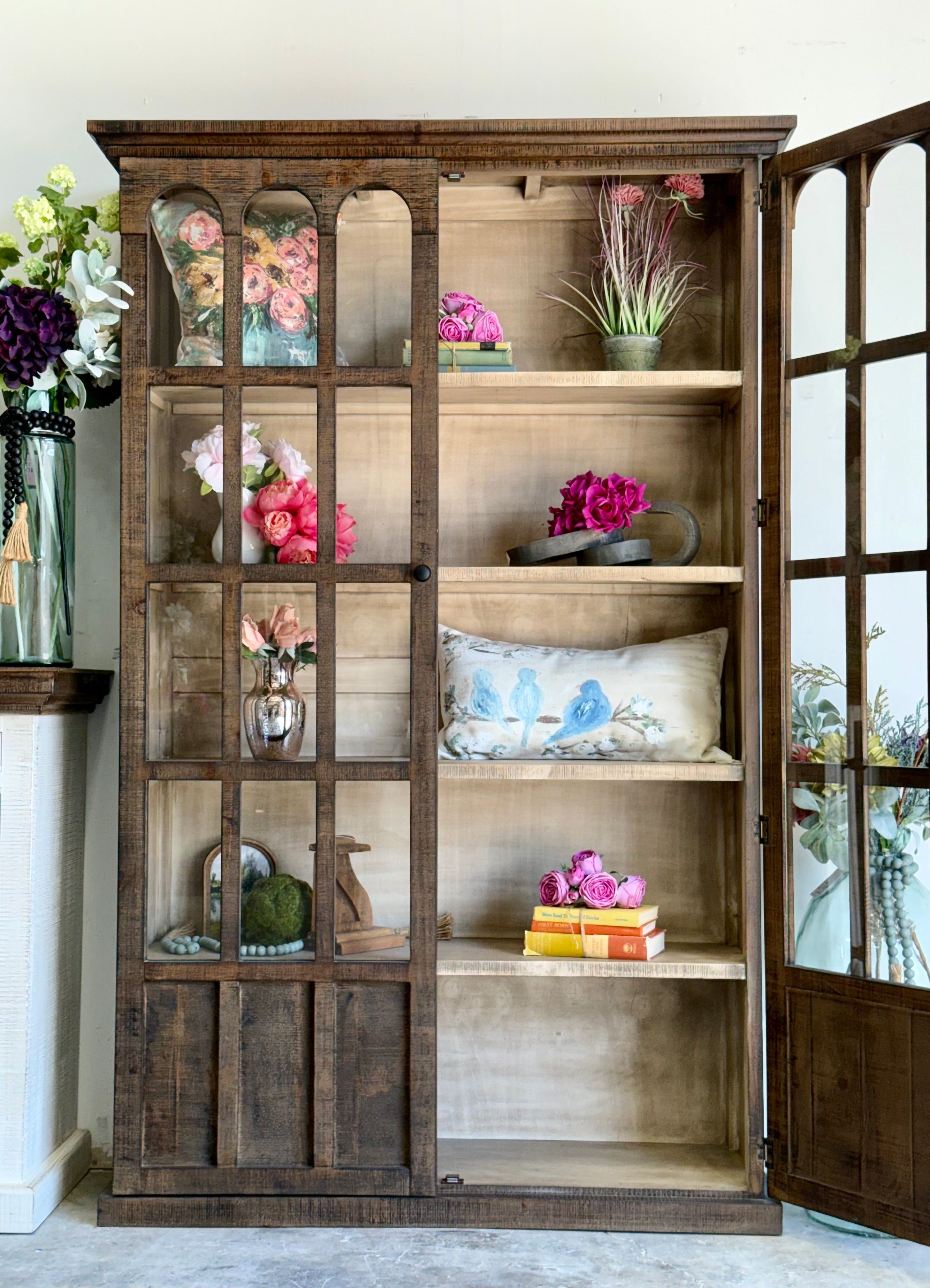 Gia Vitrine-Honeywood/Dove