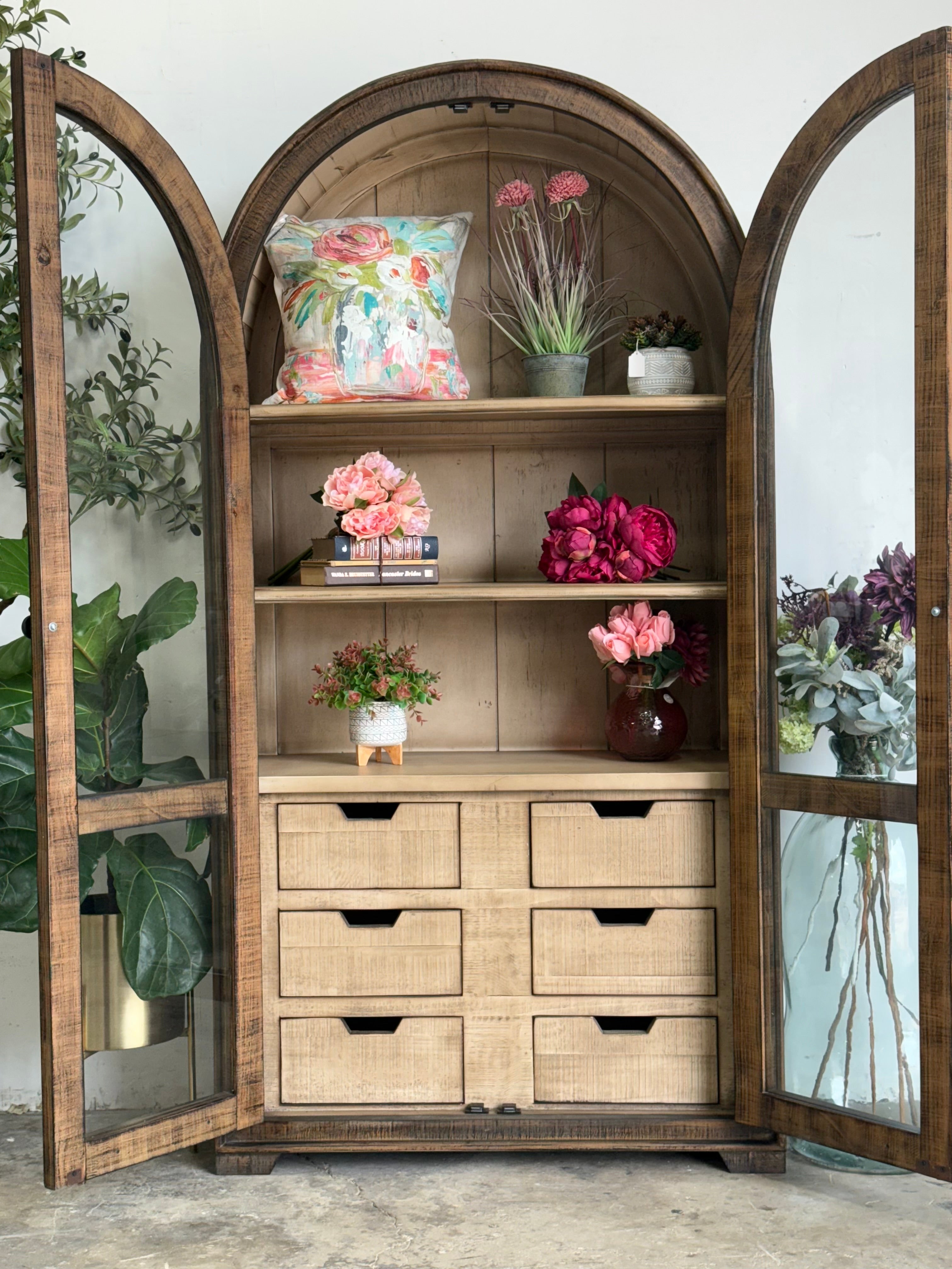Avery Domed Vitrine-Honeywood™/Dove