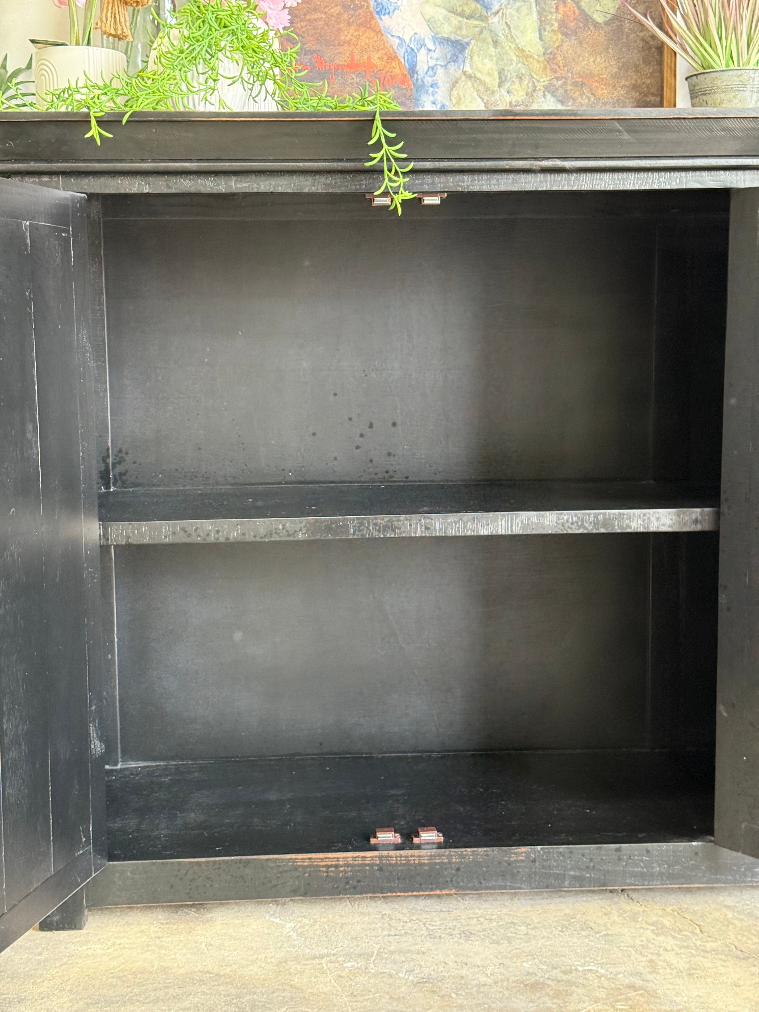 Grace 4 Door-Handrubbed Black/Gold