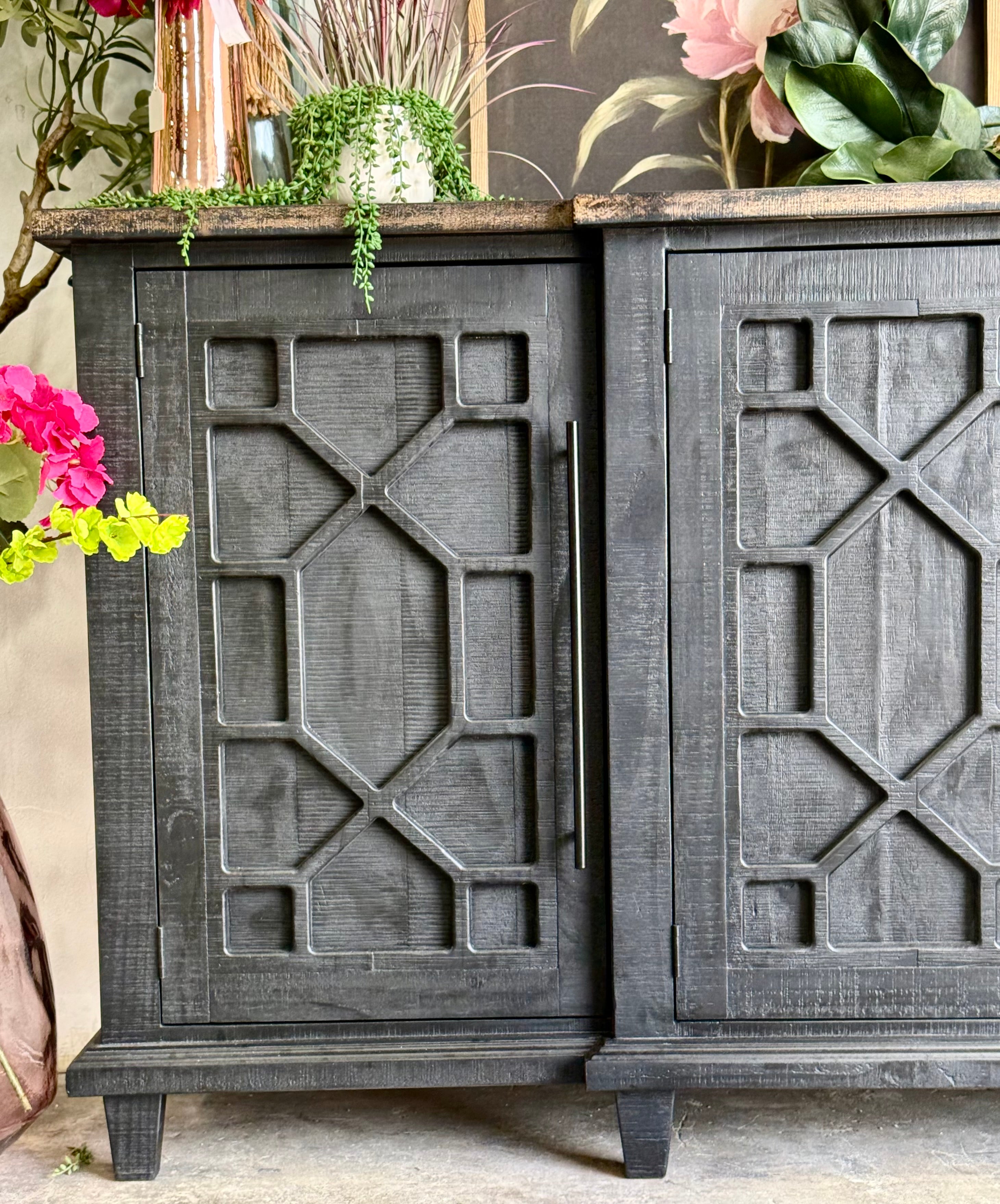Michelle Console-Black/Honeywood