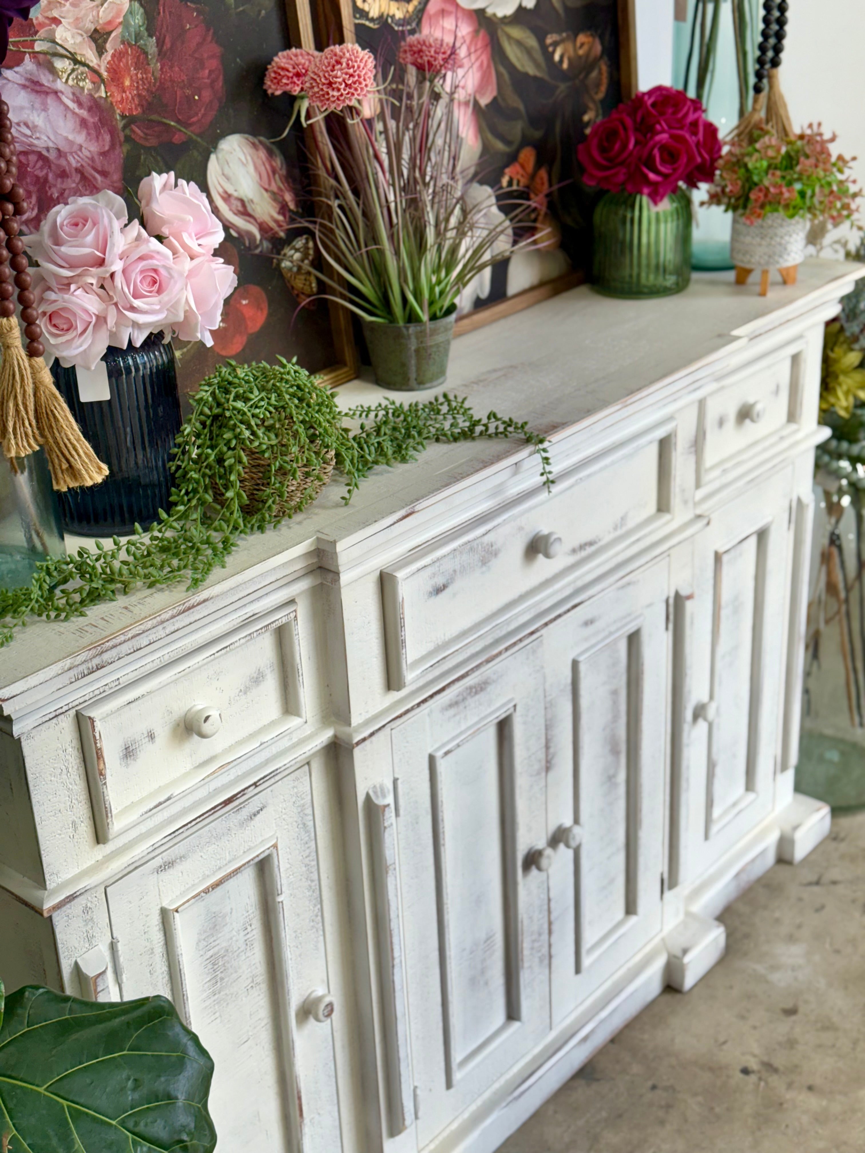 Lindsey 4-Door Console-Frosted Linen