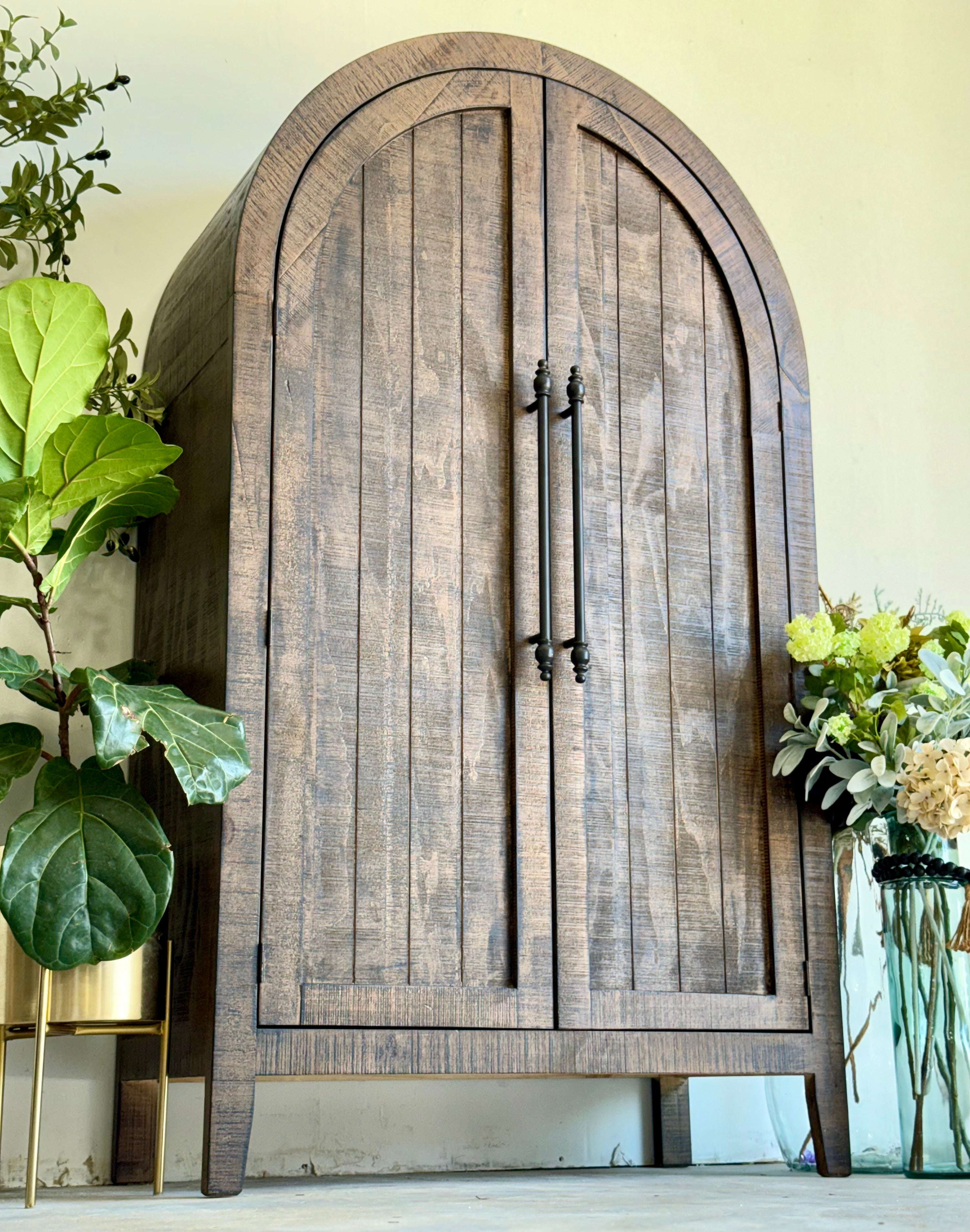 Georgia Domed Vitrine- Honeywood™