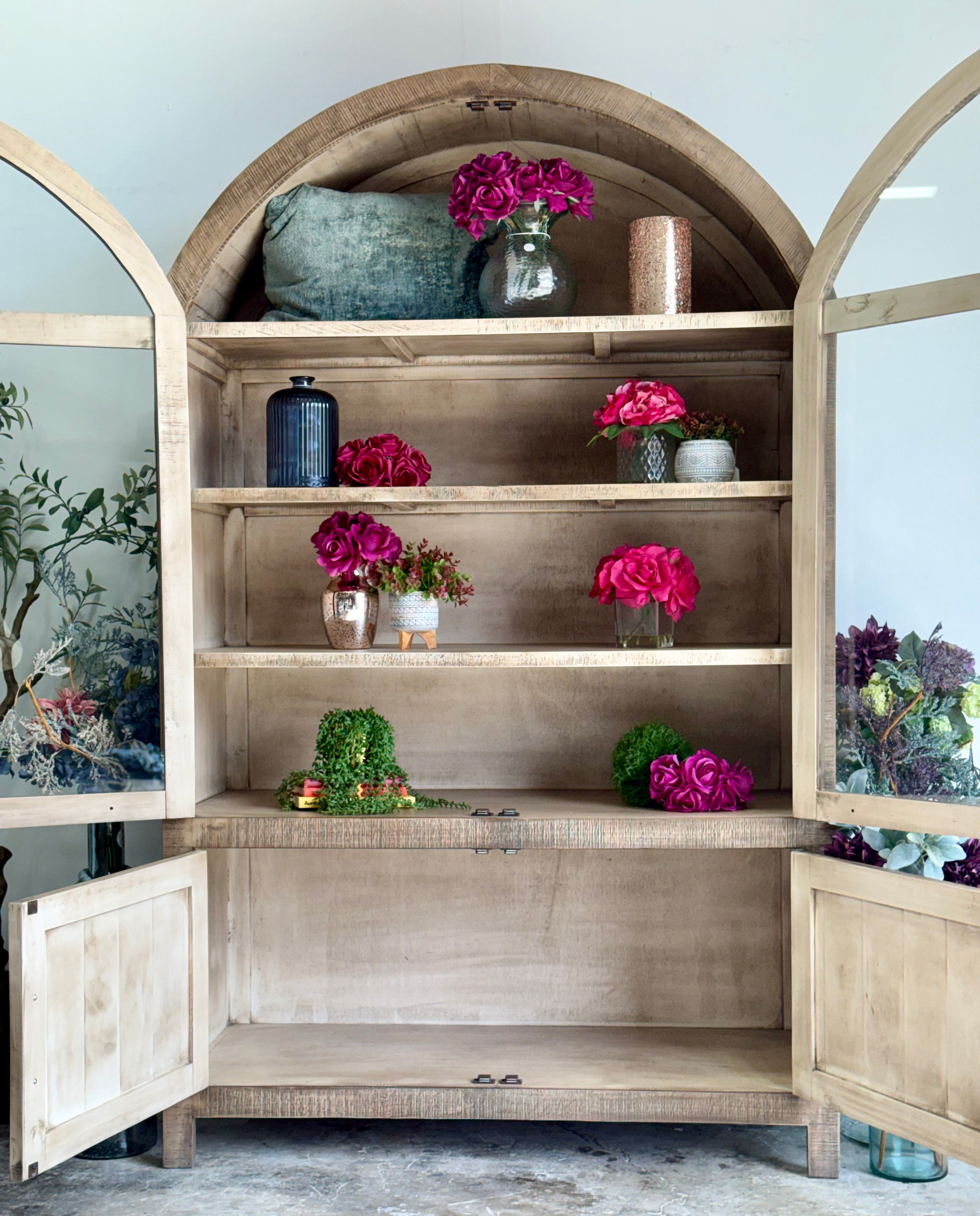Rose Domed Vitrine-Sandstone