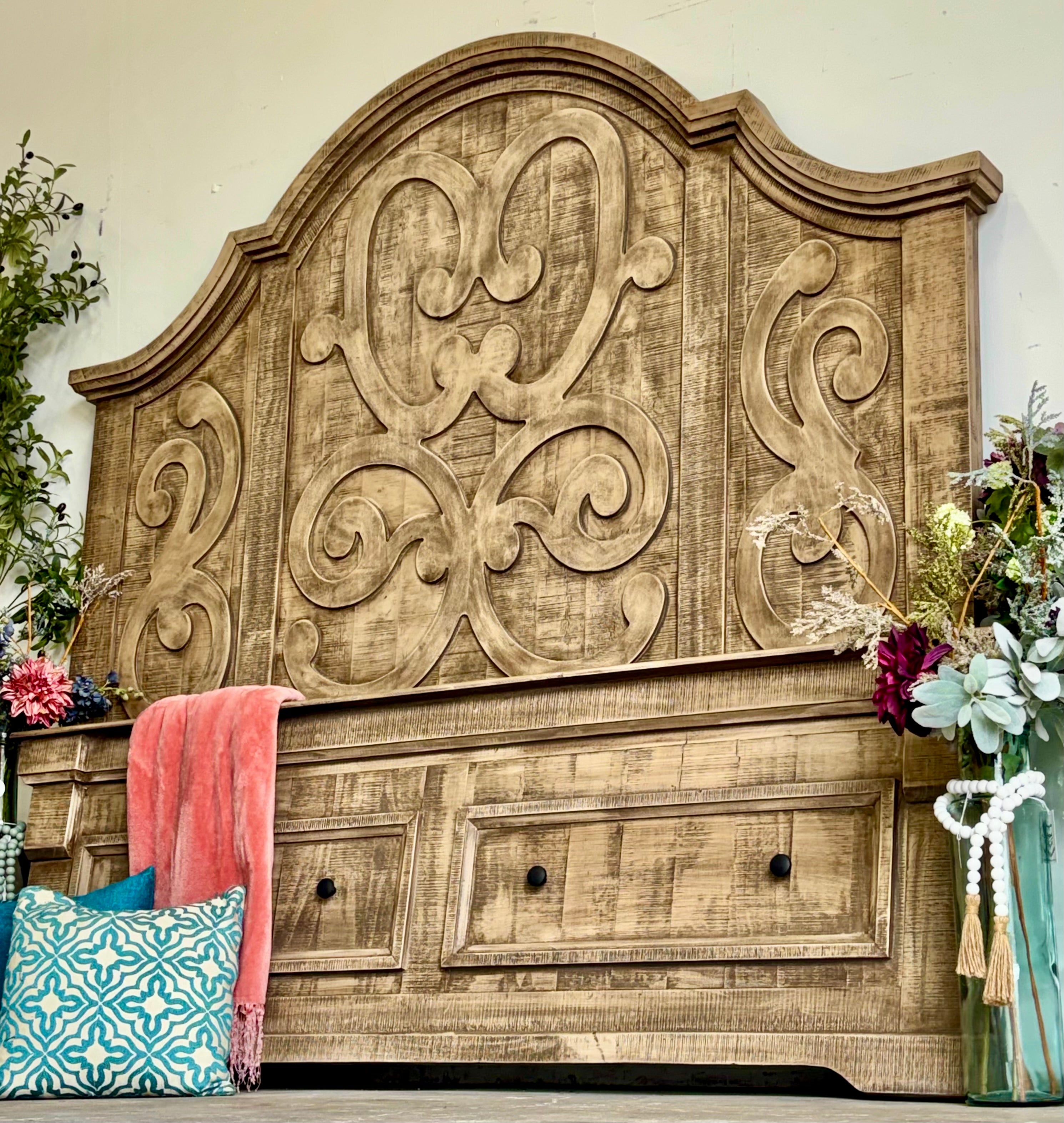 Harper Curved King-Sandstone