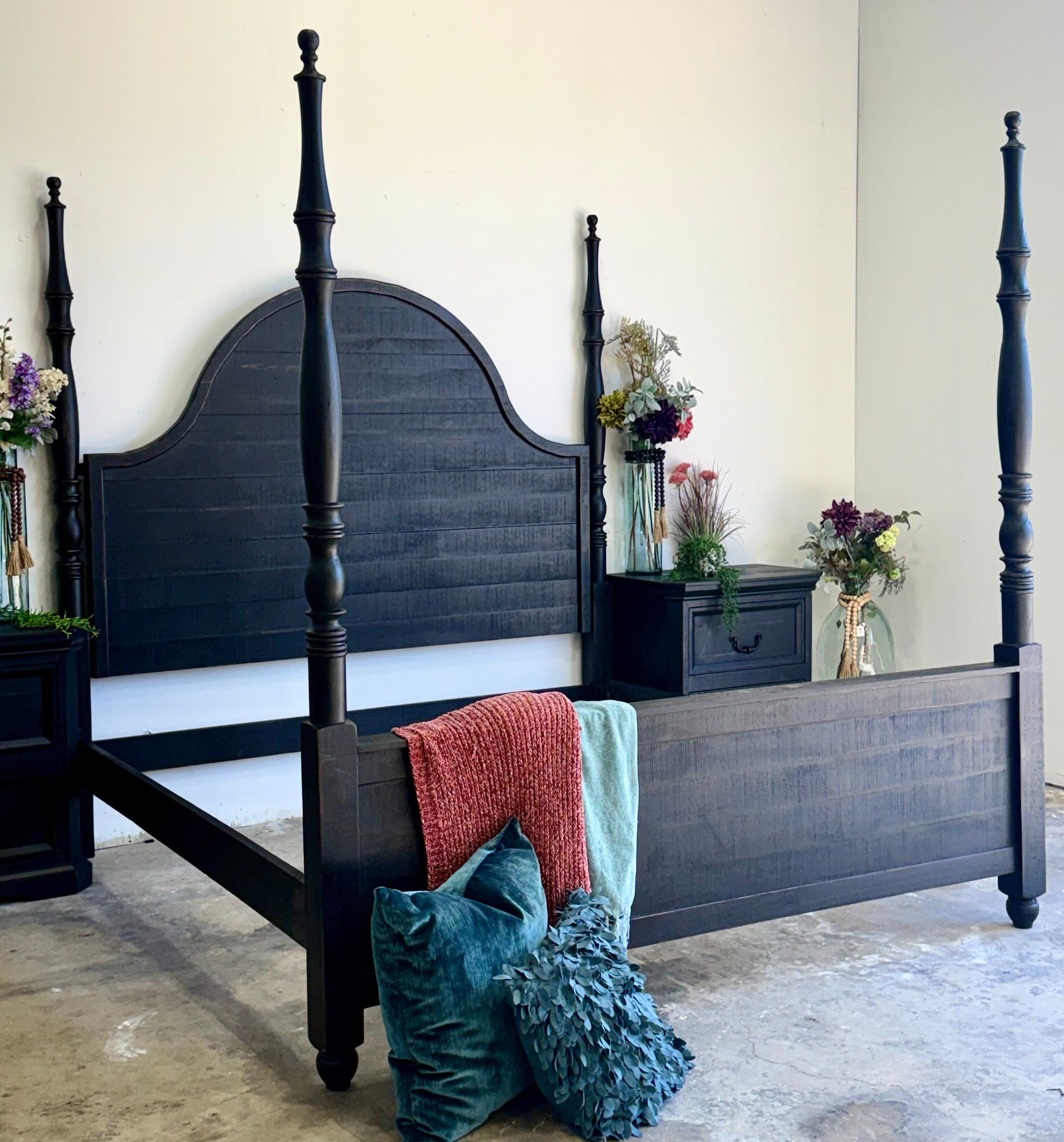 Willow King 4 Poster Bed-Handrubbed Black