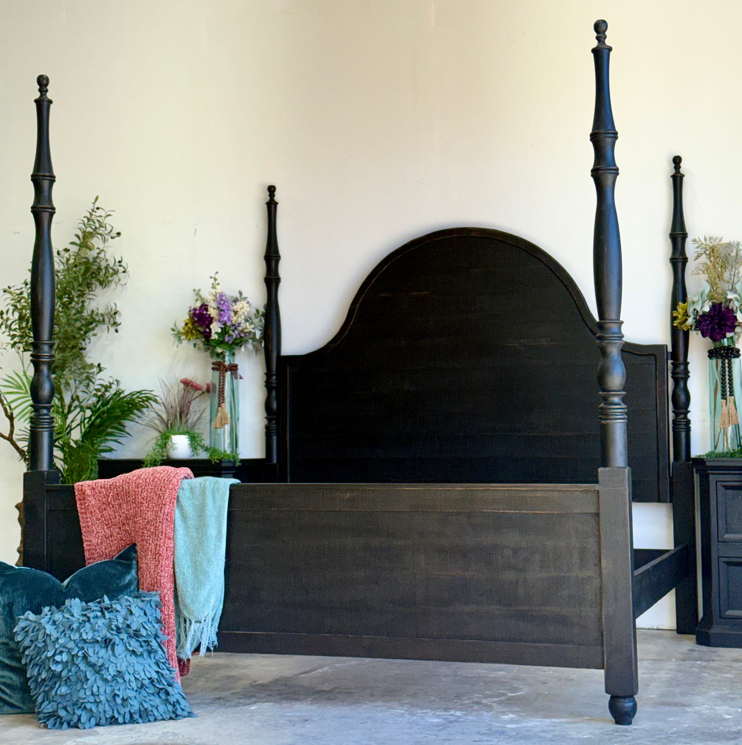 Willow King 4 Poster Bed-Handrubbed Black