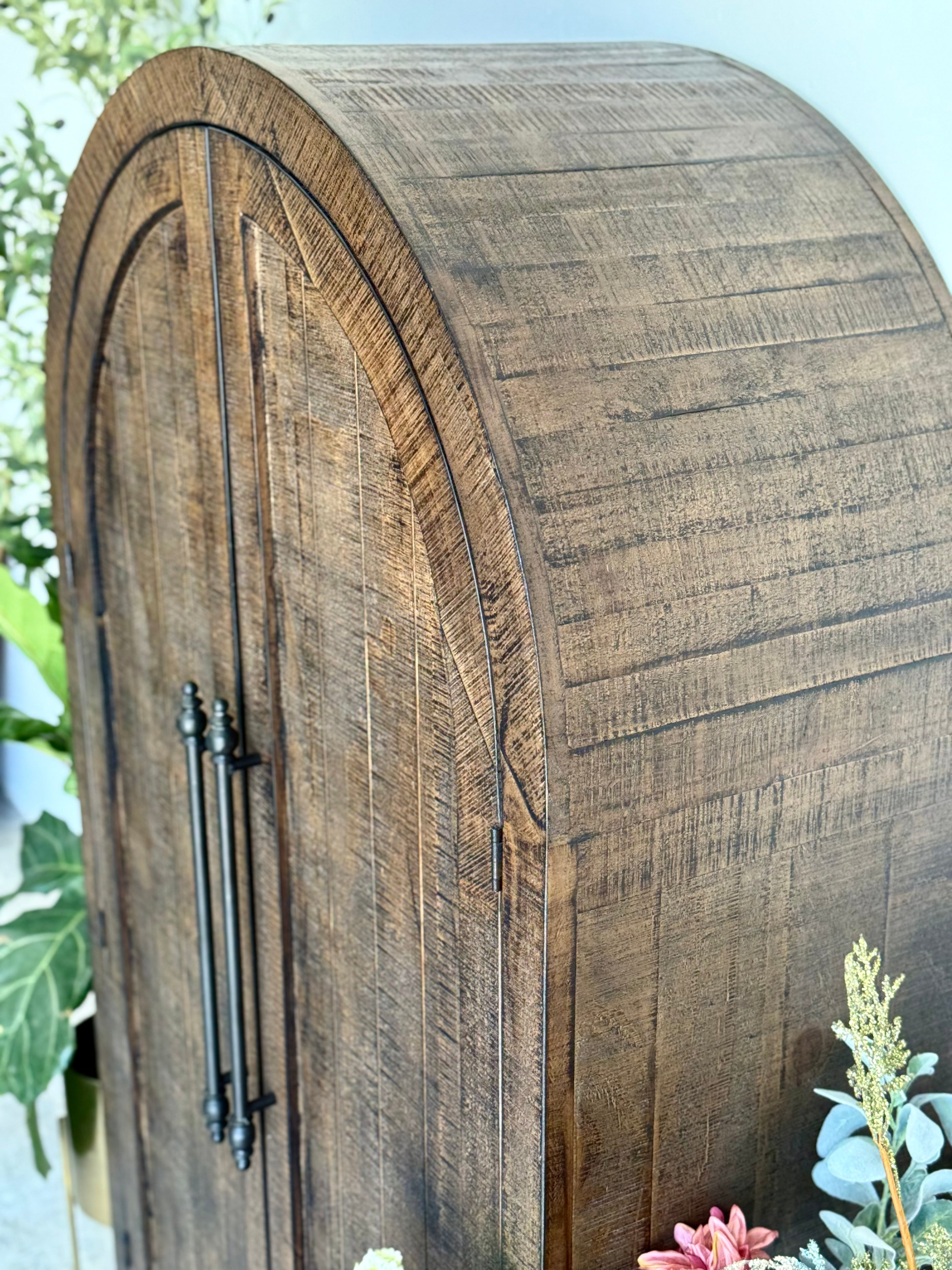 Georgia Domed Vitrine- Honeywood™