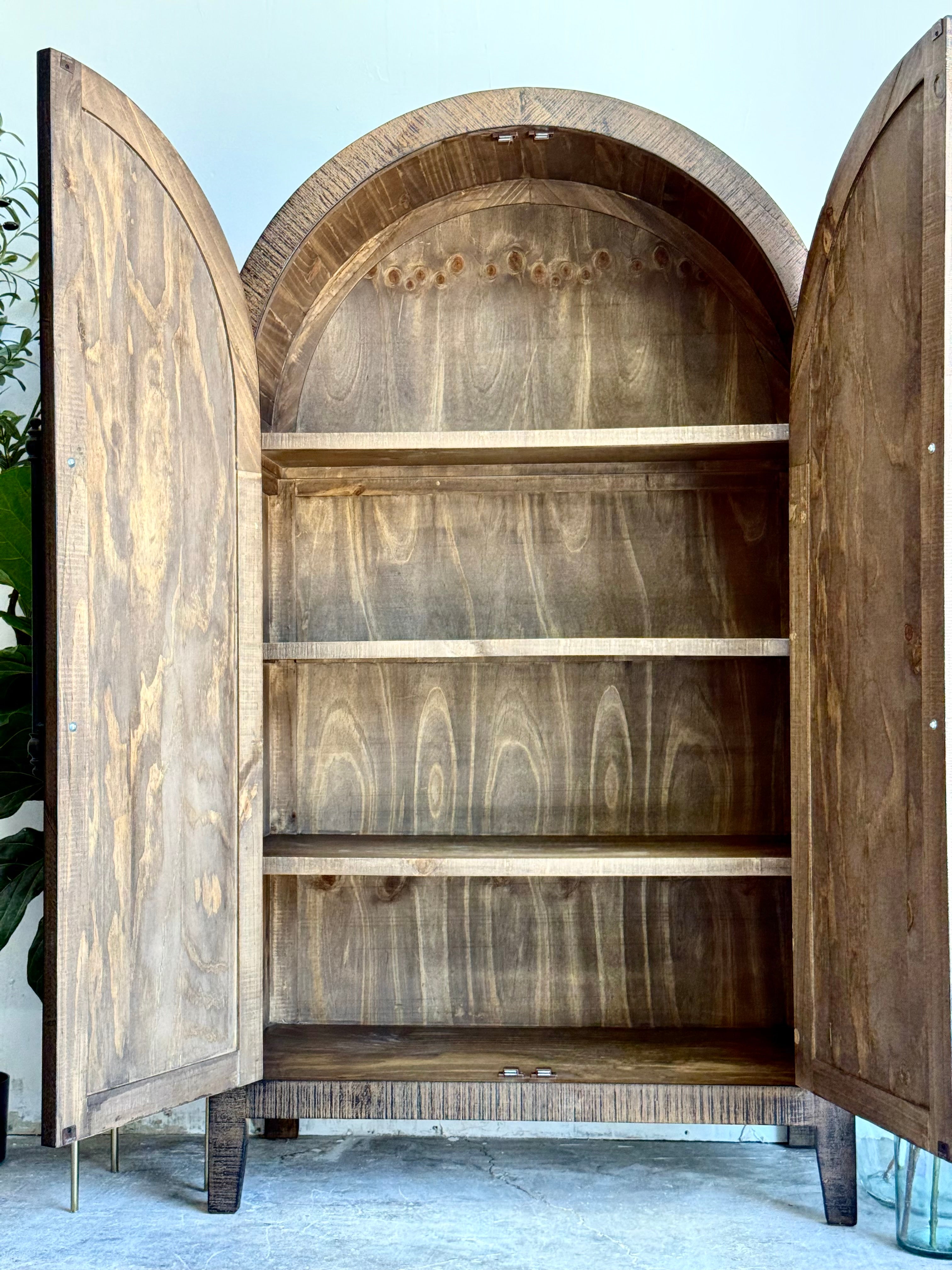 Georgia Domed Vitrine- Honeywood™