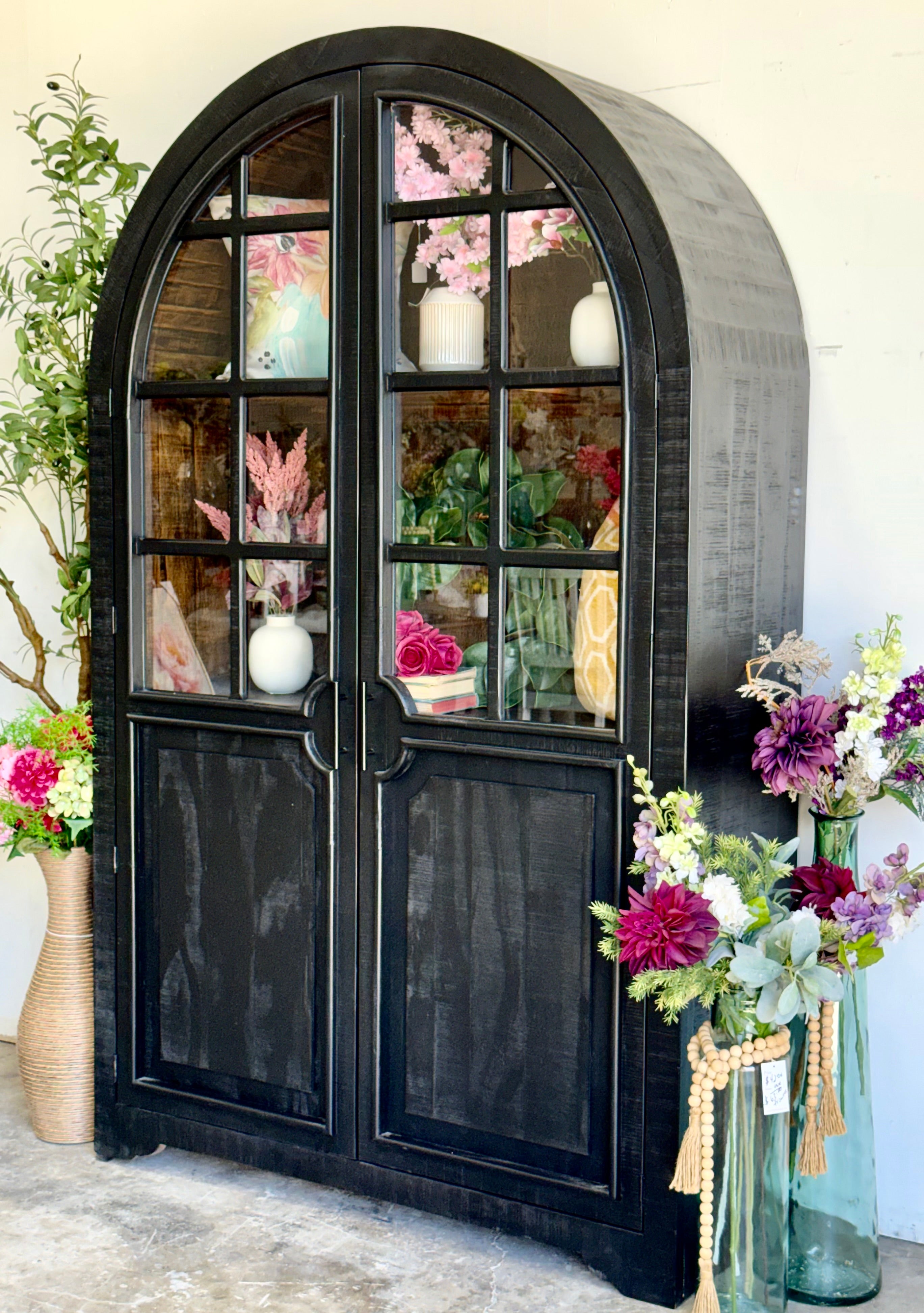 Tiffany Dome Vitrine-Black/Honeywood™
