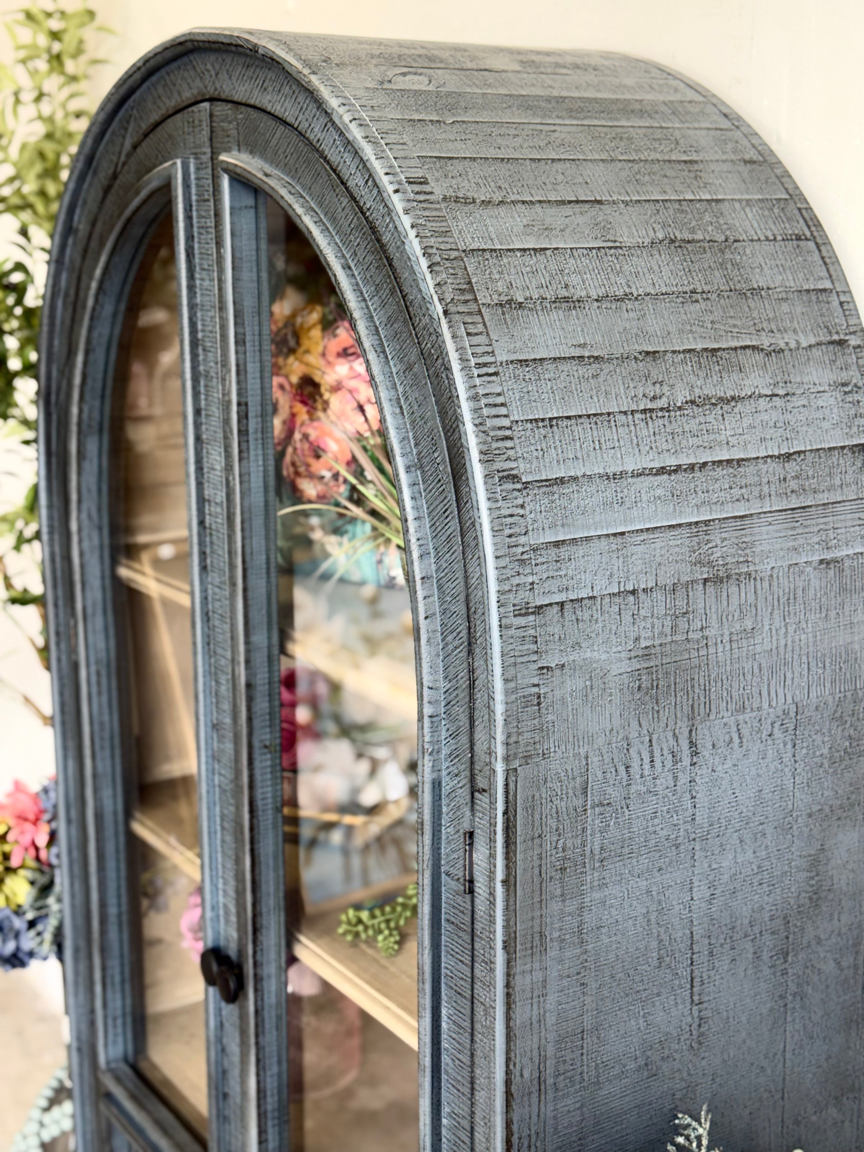 Avery Dome Vitrine-Blue Dusk/Cappuccino