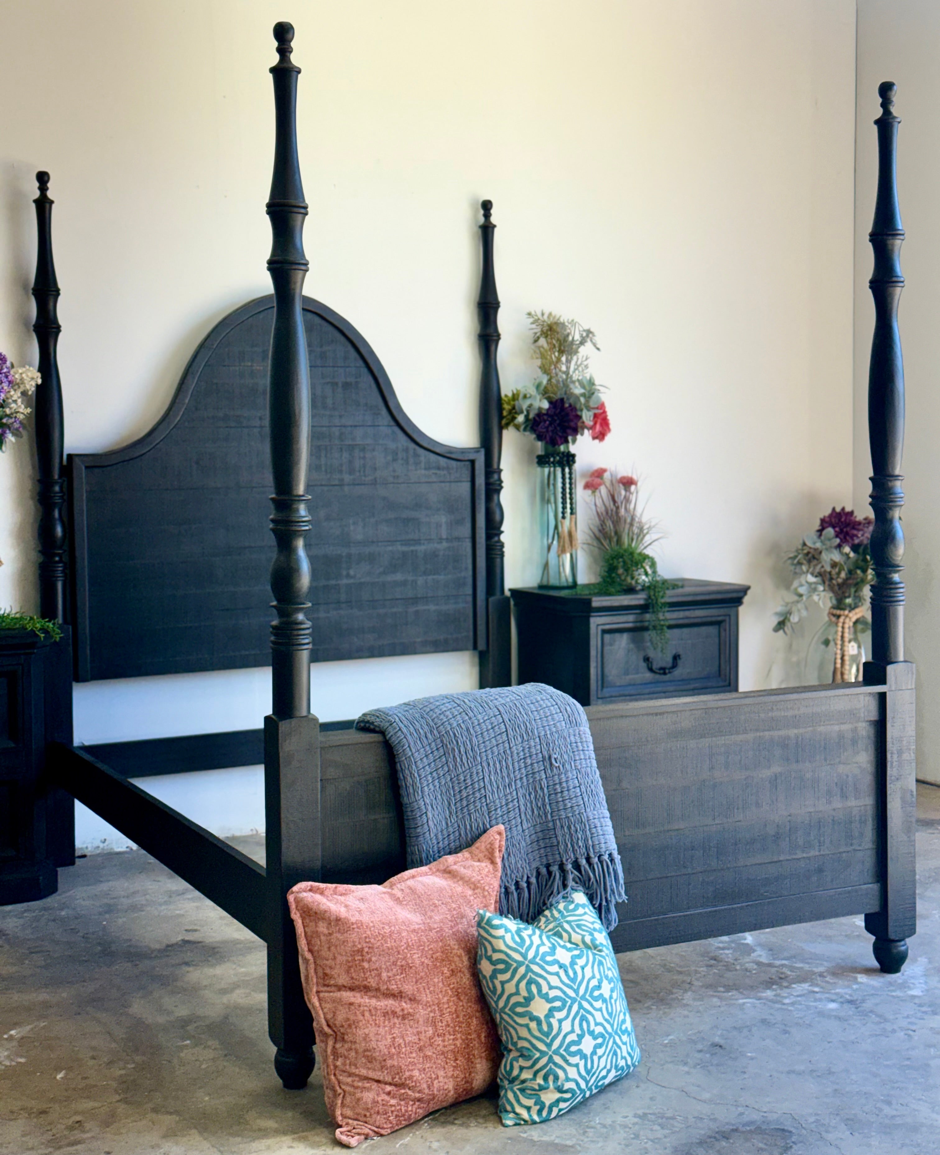 Willow Queen 4 Poster Bed-Handrubbed Black