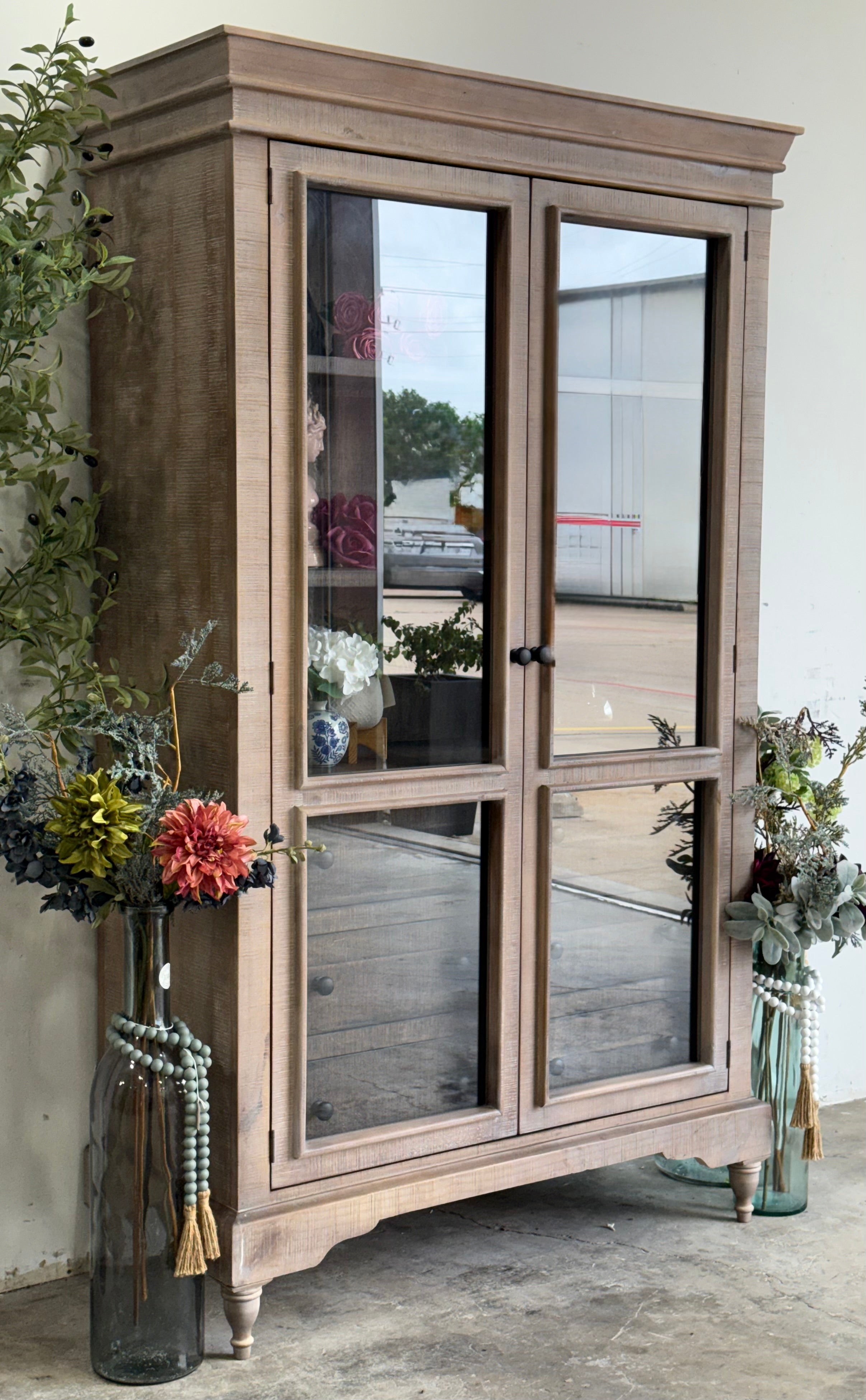Camryn Vitrine-Soft Drift™/Honeywood™