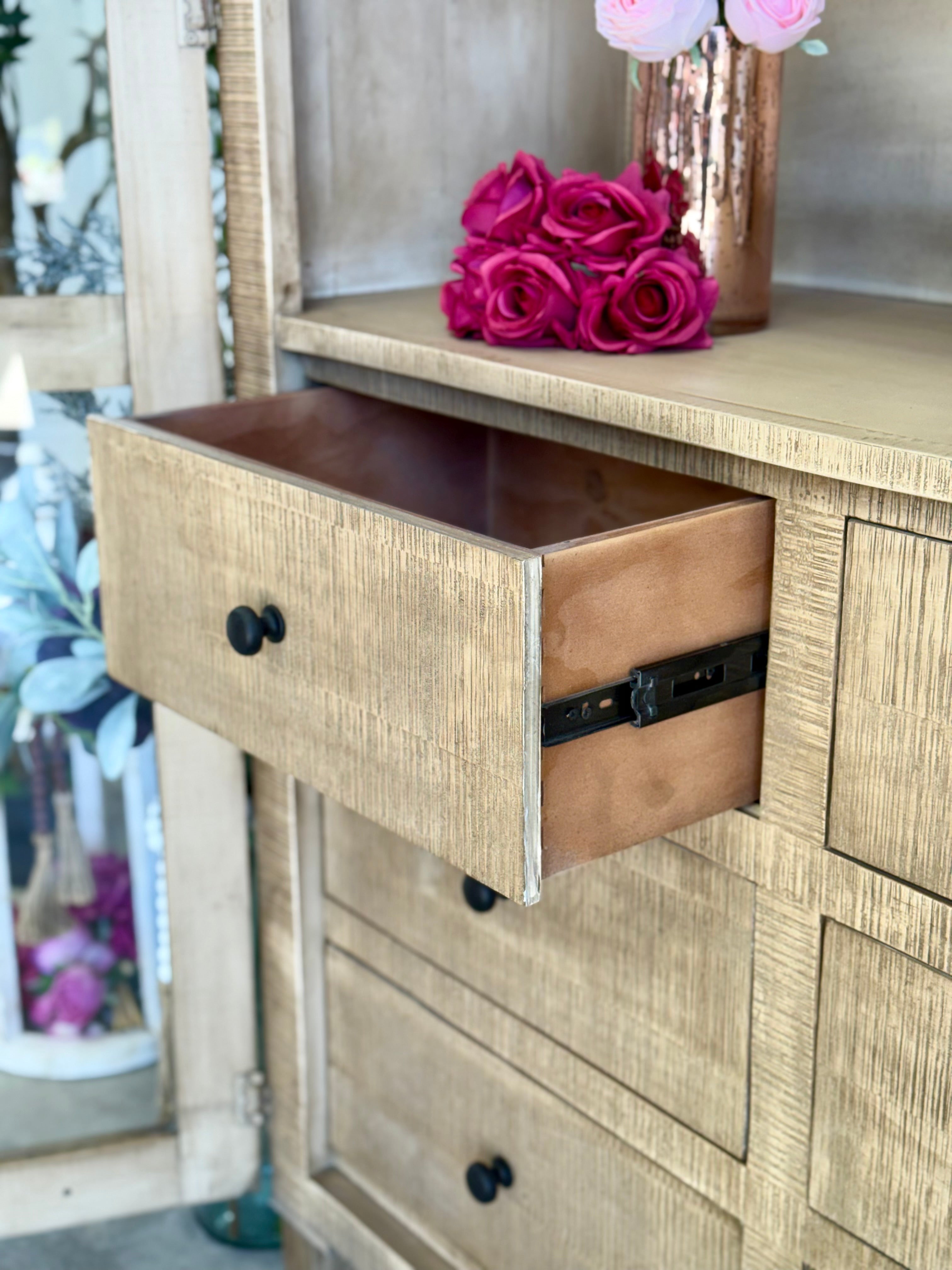 Melody Domed Vitrine-Sandstone/Dove