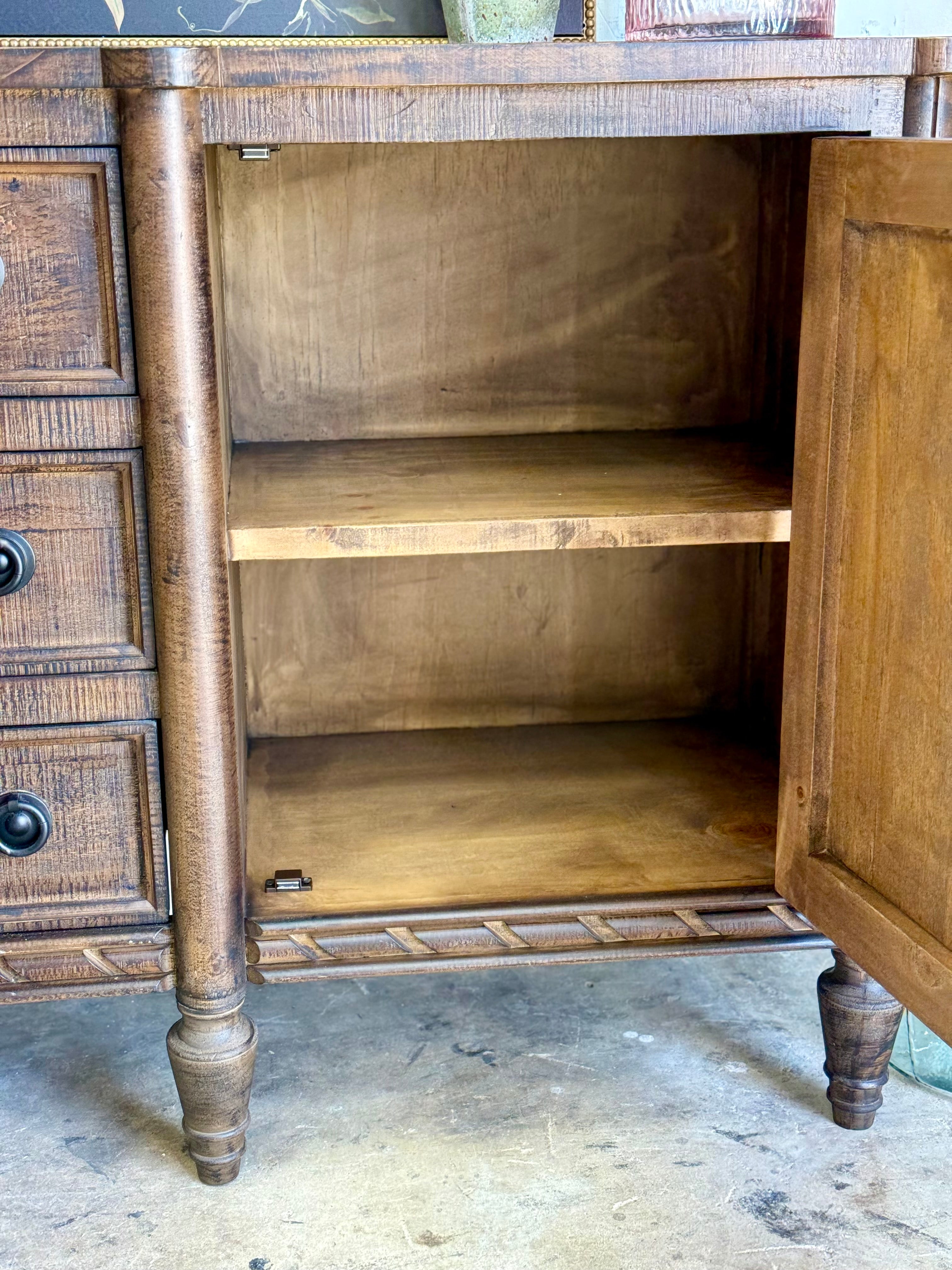 Juliette Console-Honeywood™