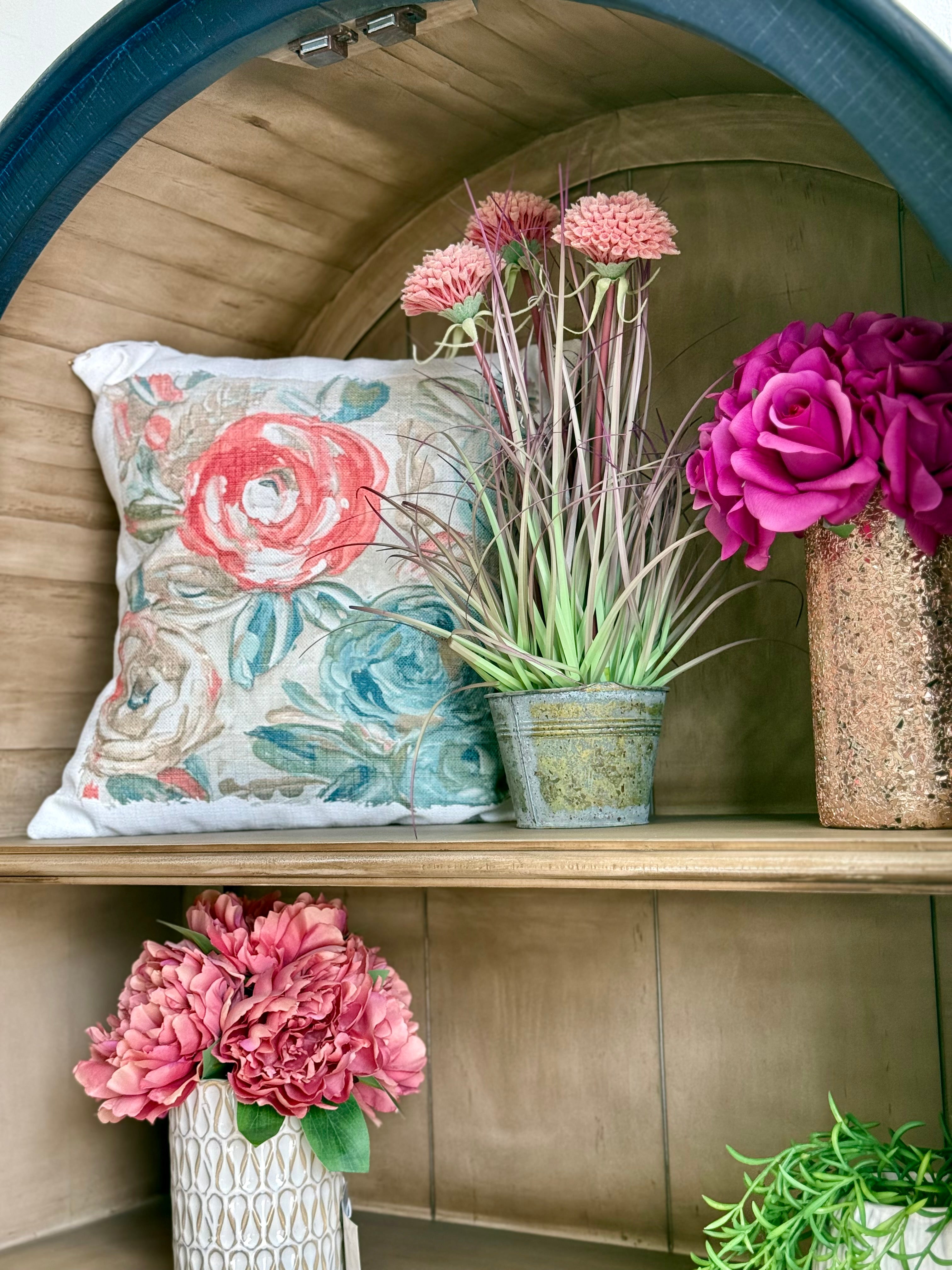 Avery Dome Vitrine-Deep Blue/Cappuccino