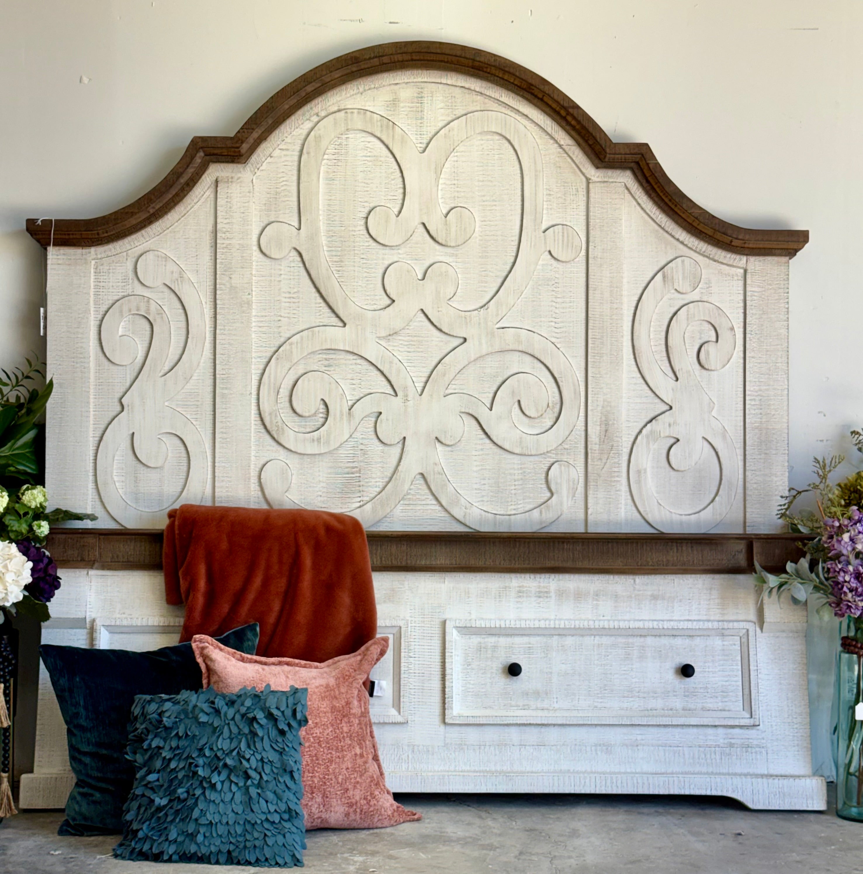 Harper Curved King-White Wheat/Honeywood™