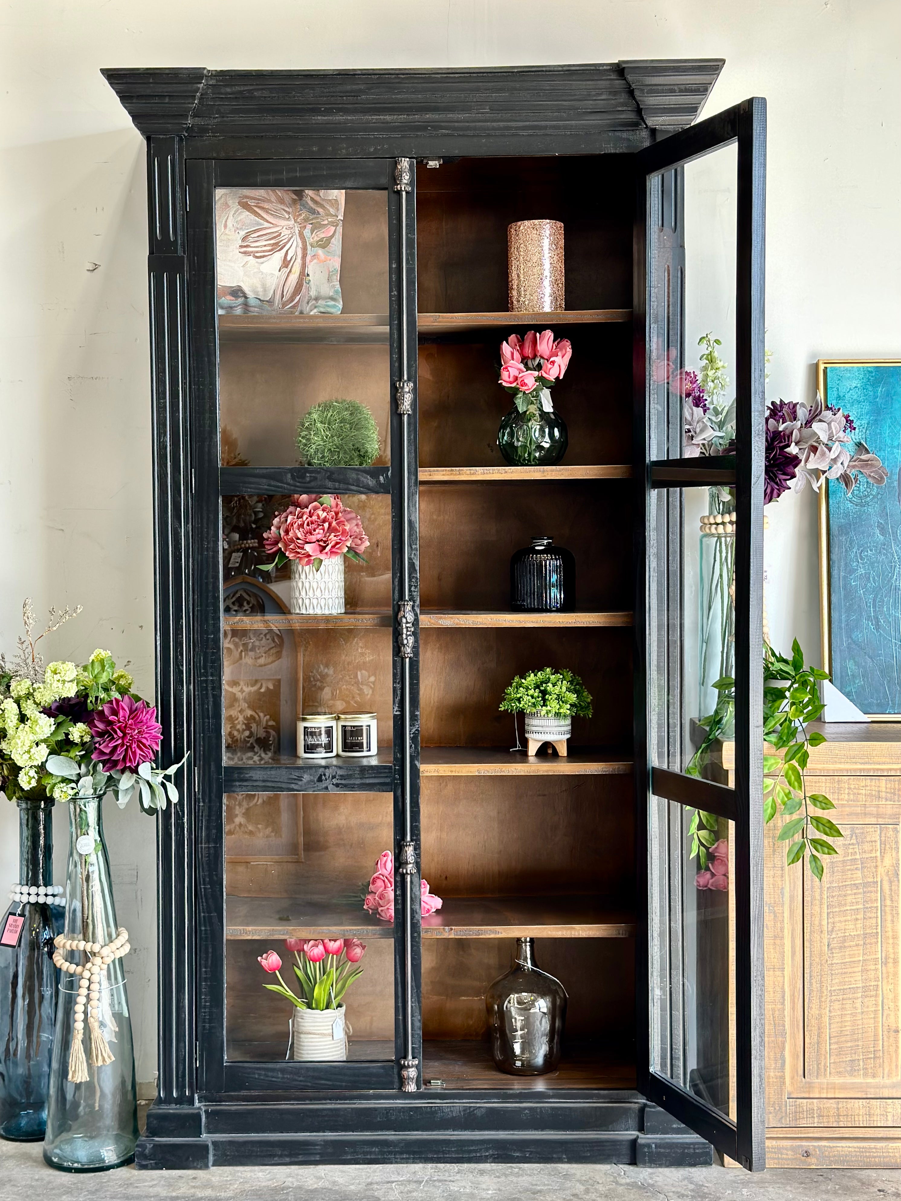 Claudia Vitrine-Black/Sparrow Interior