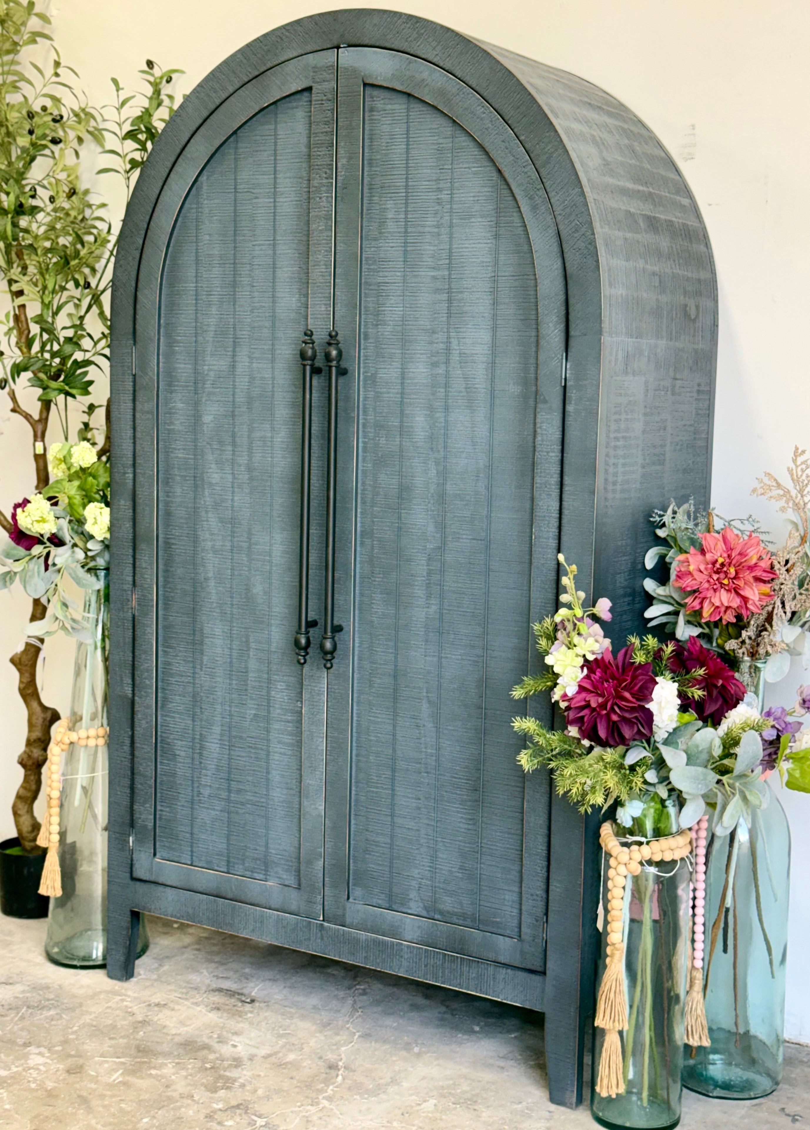 Georgia Domed Vitrine- Blue Haze™