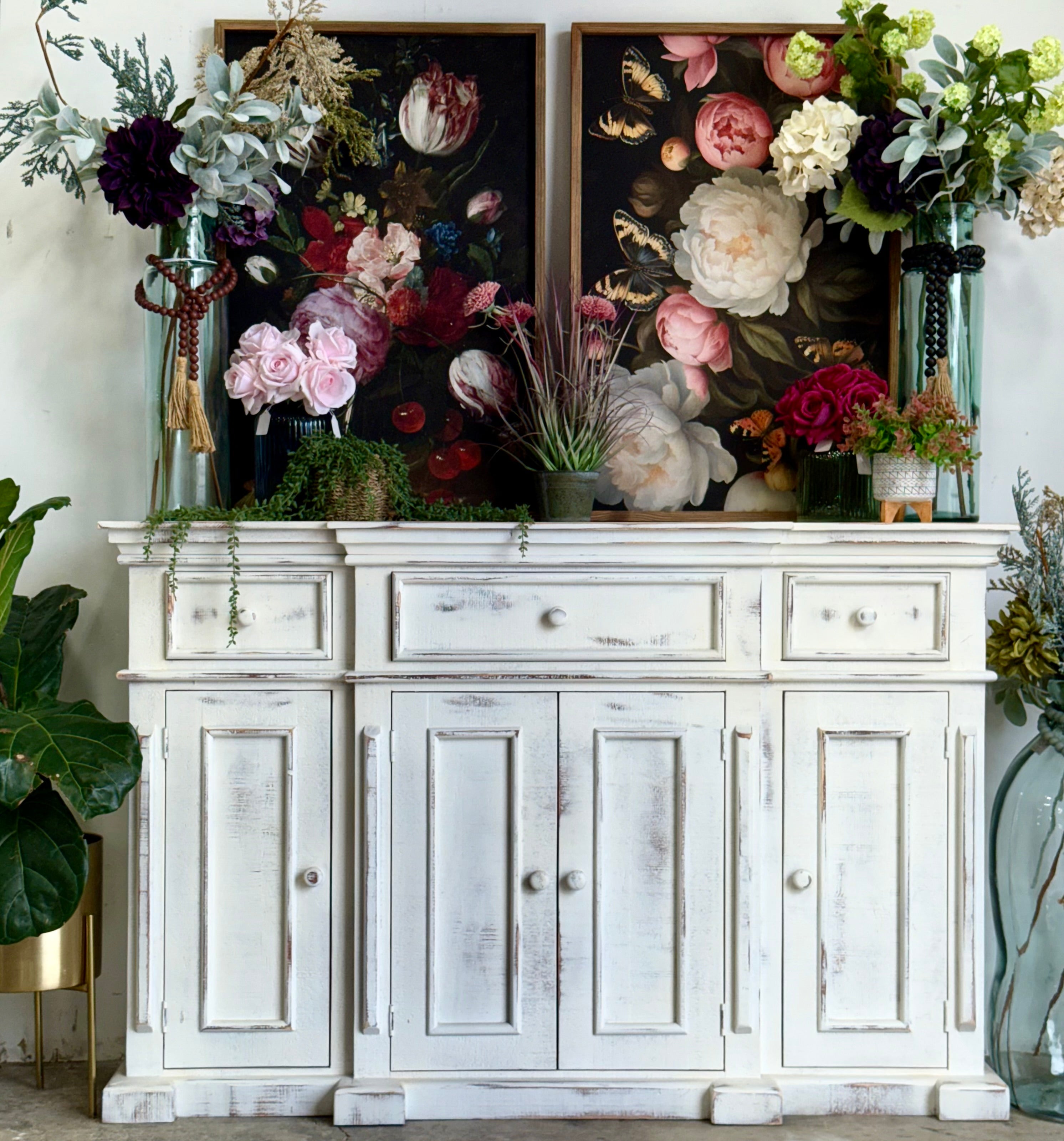Lindsey 4-Door Console-Frosted Linen