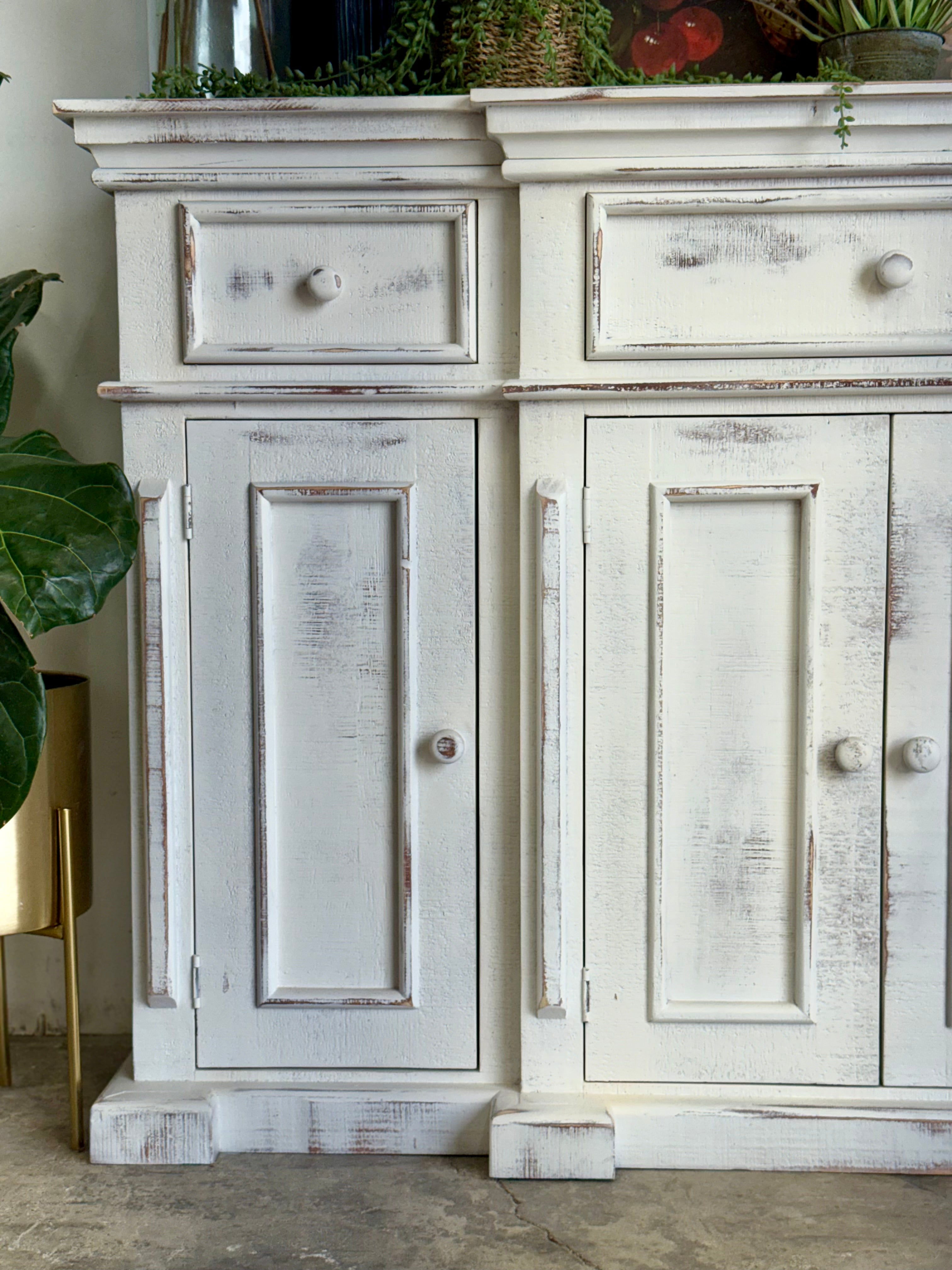 Lindsey 4-Door Console-Frosted Linen