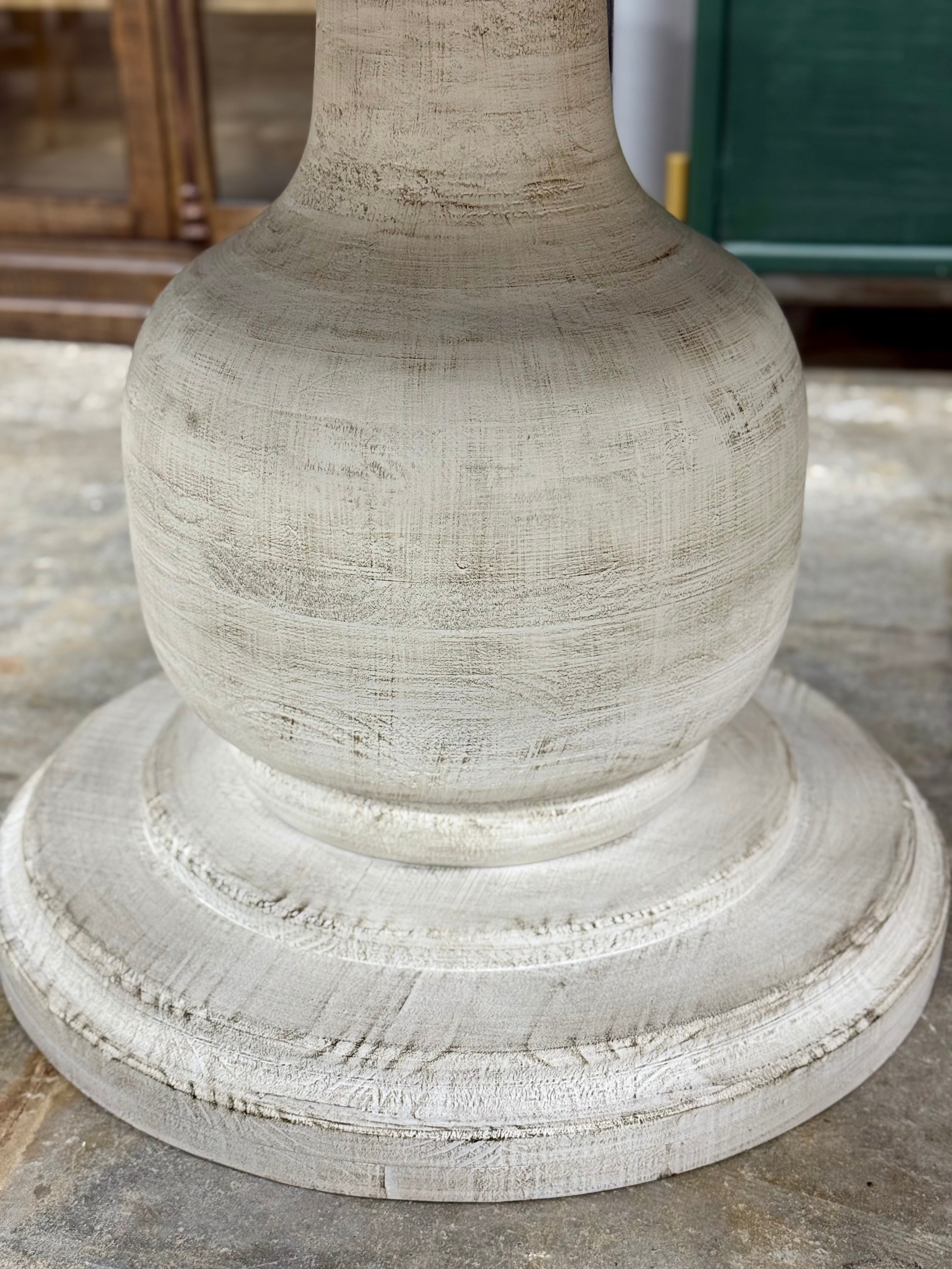 Lilly 60" Round Pedestal Dining Table-White Wheat/Honeywood™