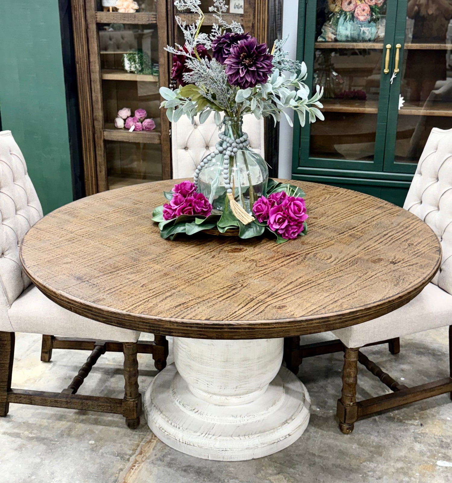 Lilly 60" Round Pedestal Dining Table-White Wheat/Honeywood™